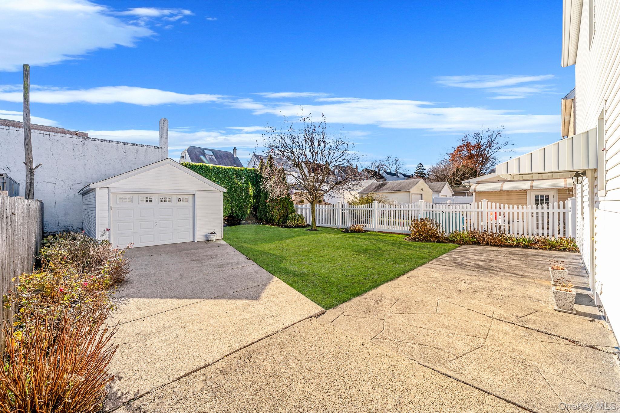 #3 photo, 12 Hawthorne Street, מחוז נסאו Williston Park , NY 11596