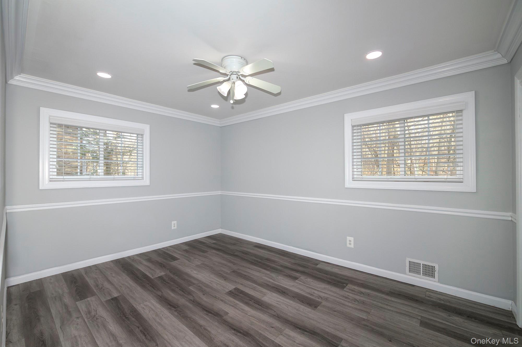 #3 photo, 1-4B Presidents Drive, Port Jefferson , NY 11777