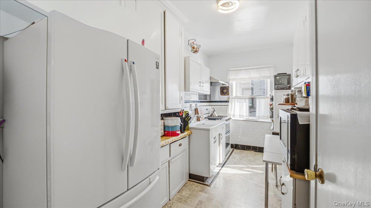 #8 photo, 52-61 66th Street, Maspeth , NY 11378