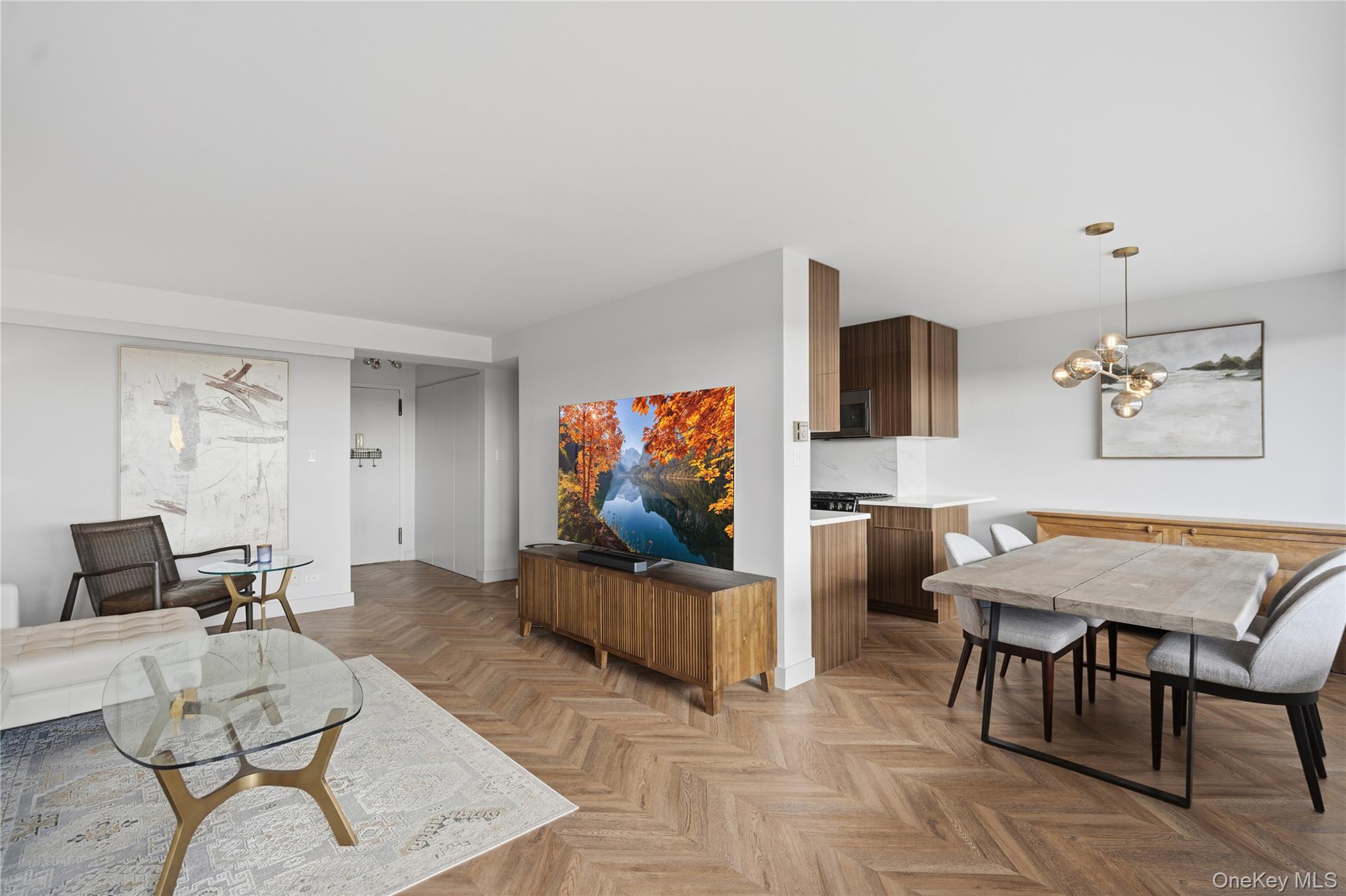 #11 photo, 18-15 215th Street, 皇后区 Bayside , NY 11360