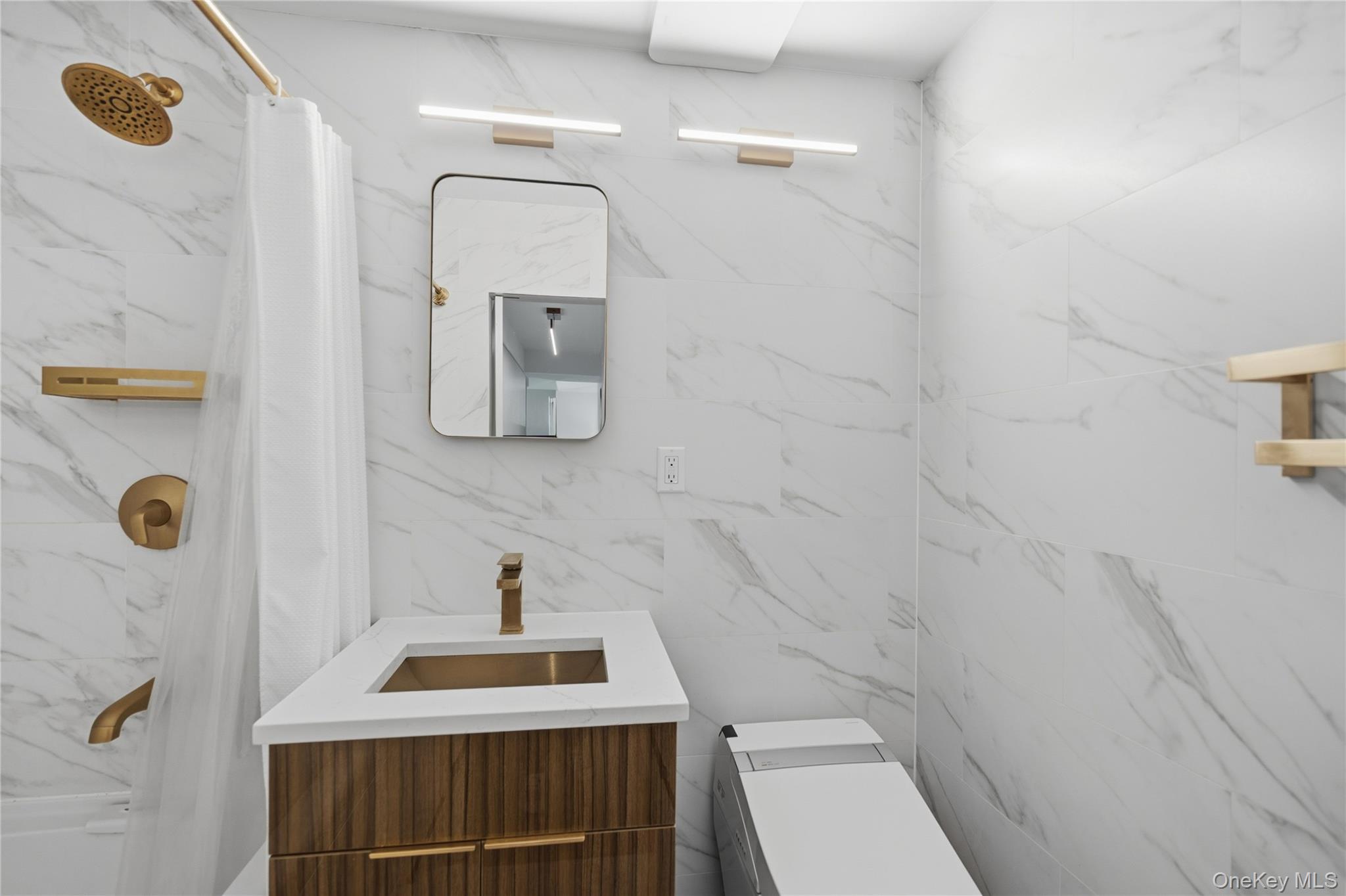 #18 photo, 18-15 215th Street, 皇后区 Bayside , NY 11360