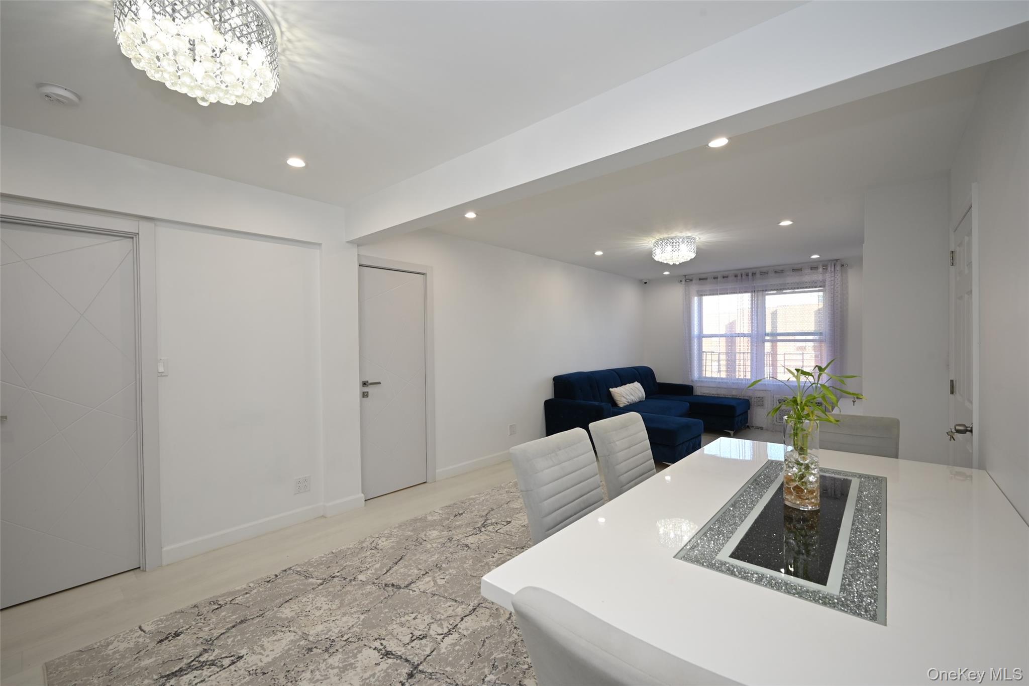 #8 photo, 100-25 Queens Boulevard, Куинс ‖ Forest Hills , NY 11375