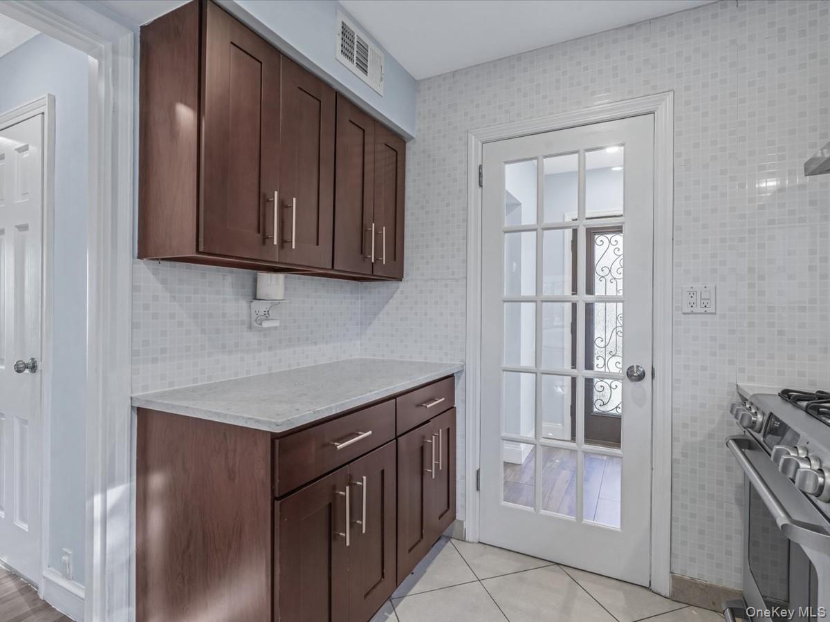 #10 photo, 16 Wooleys Lane, नासाउ काउंटी Great Neck , NY 11023