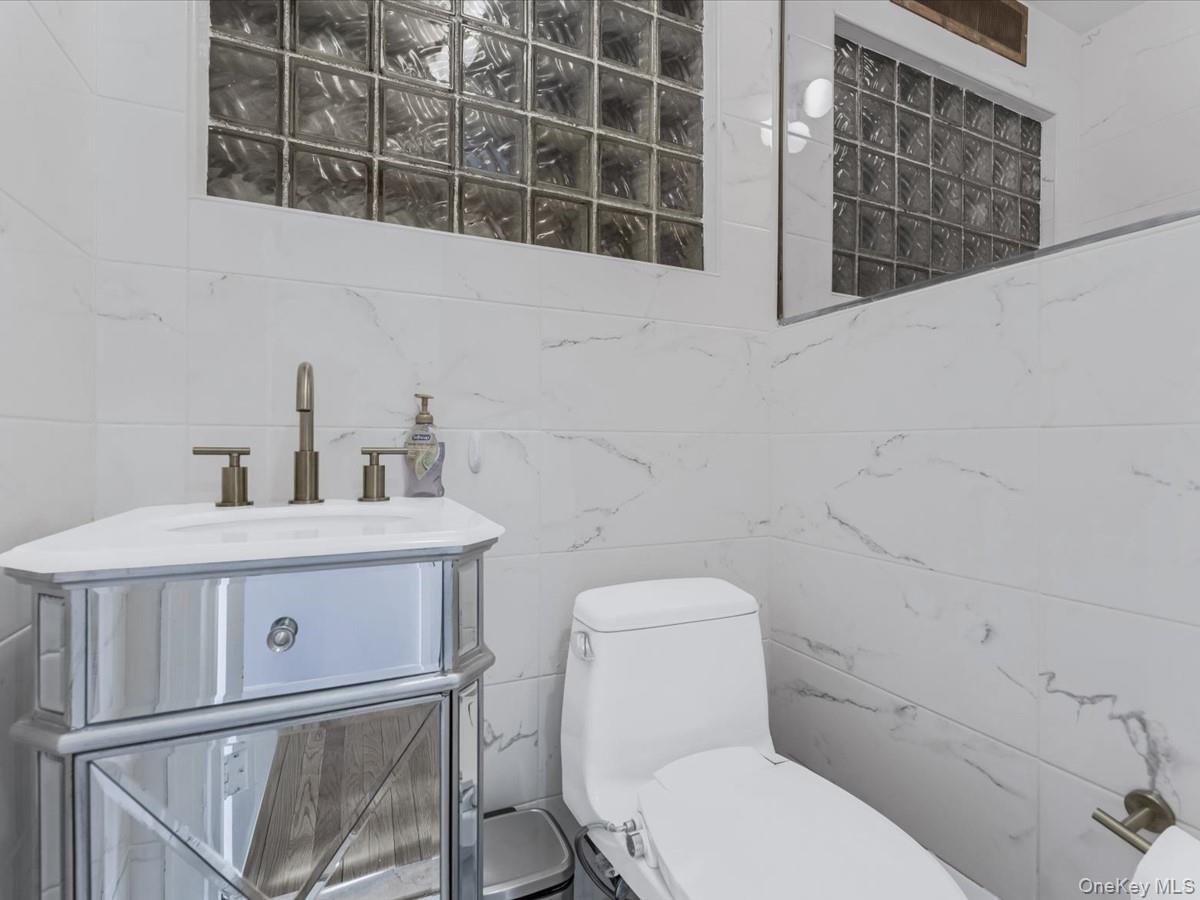 #11 photo, 16 Wooleys Lane, नासाउ काउंटी Great Neck , NY 11023