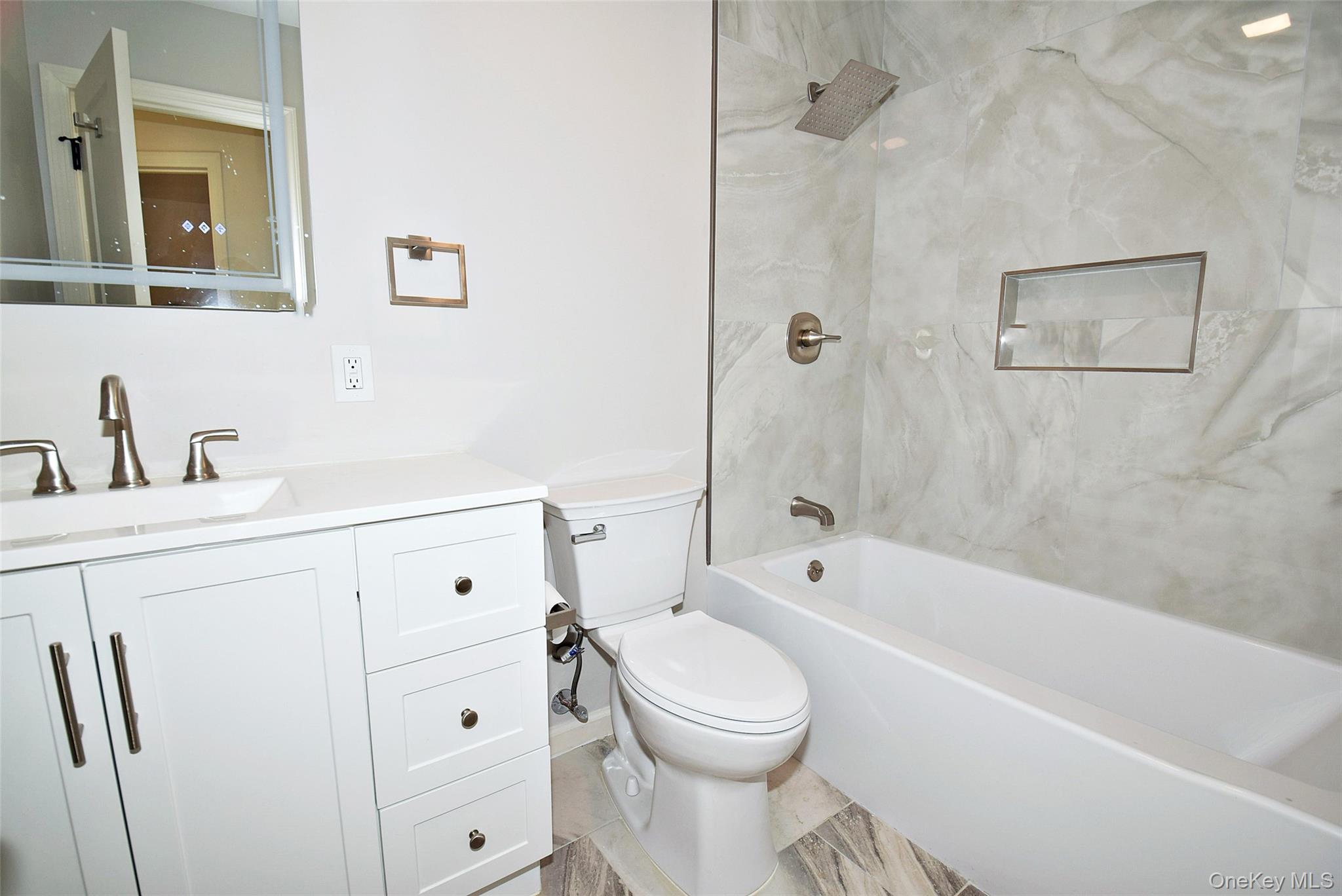 #16 photo, 371 Oceanside Street, সাফোক কাউন্টি Islip Terrace , NY 11752