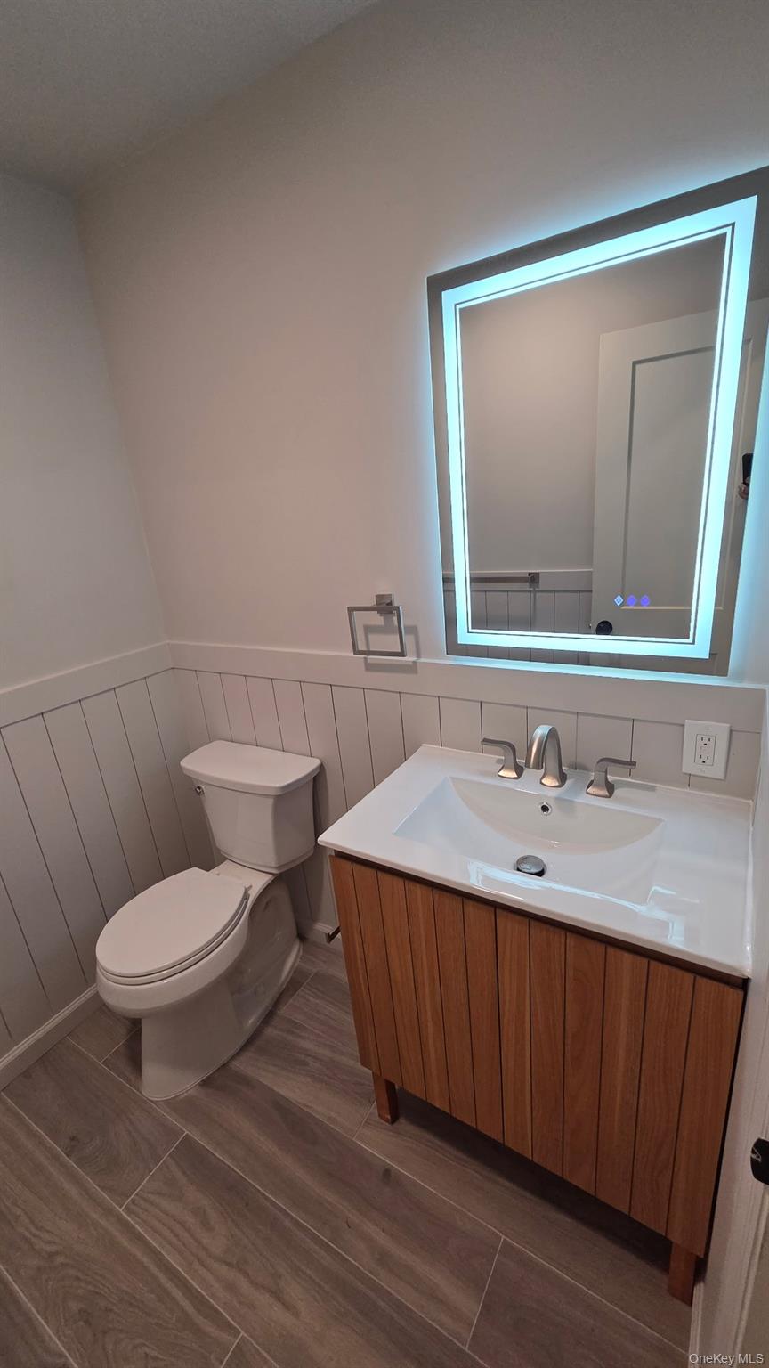 #6 photo, 371 Oceanside Street, Islip Terrace , NY 11752