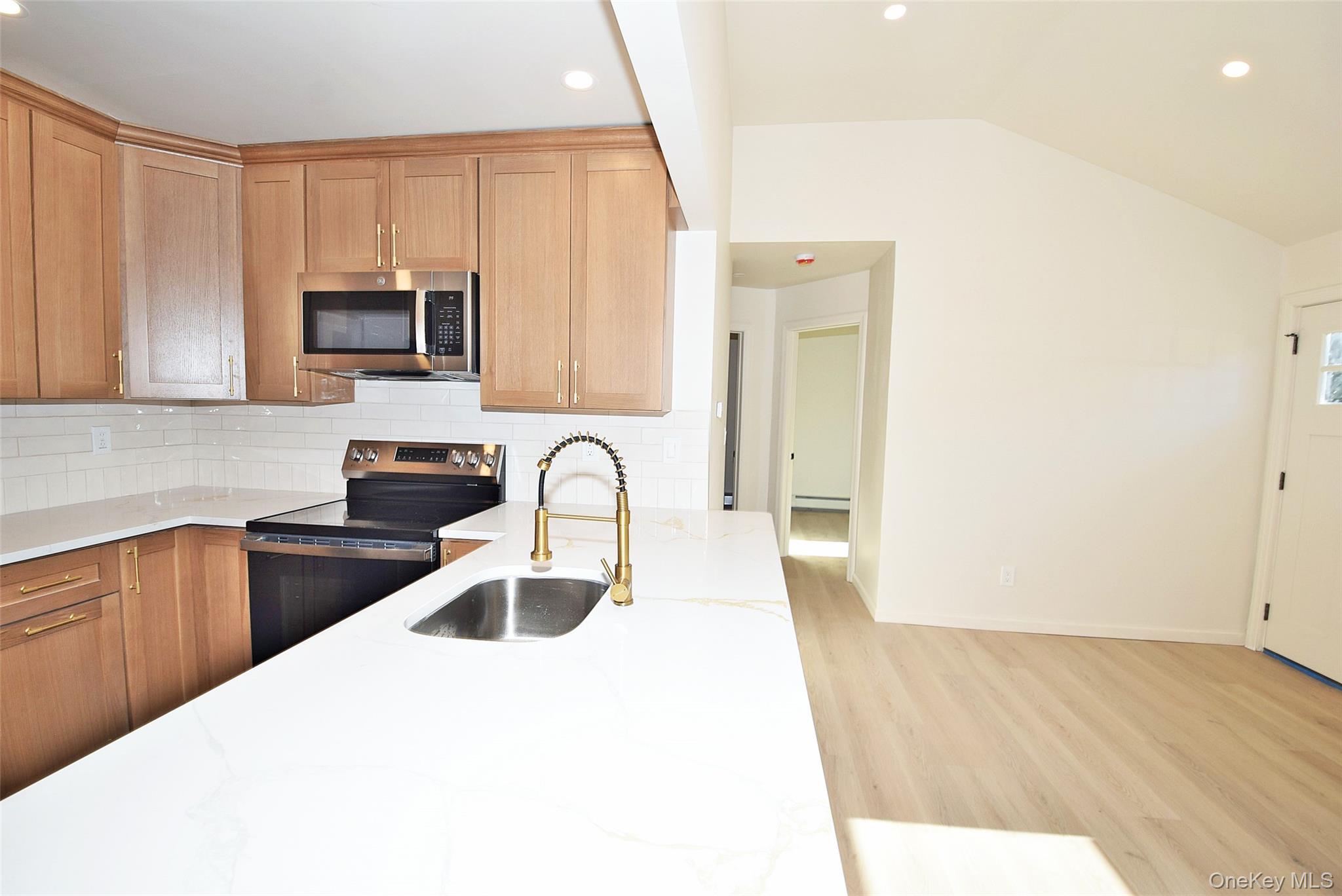 #9 photo, 371 Oceanside Street, সাফোক কাউন্টি Islip Terrace , NY 11752