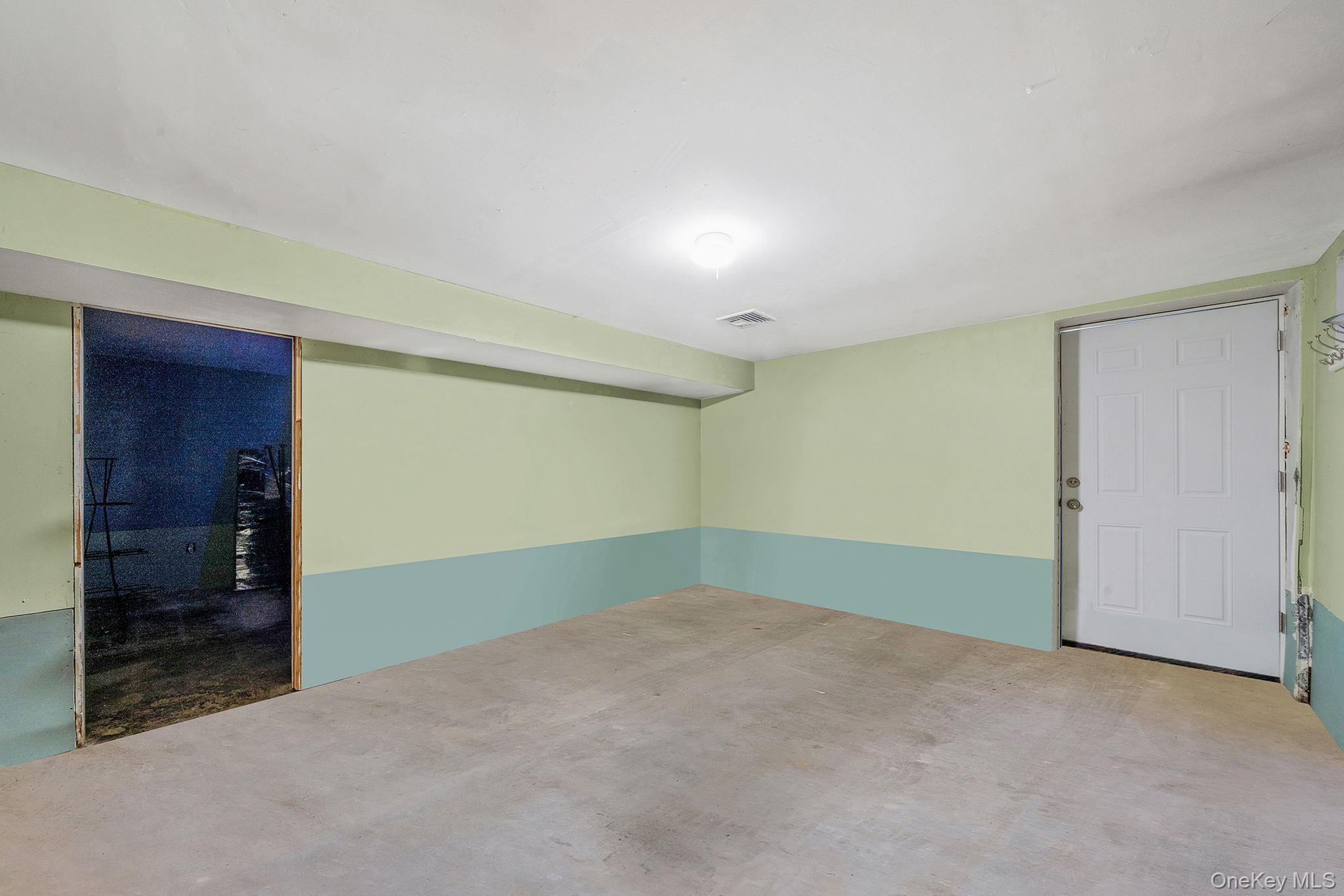 #20 photo, 170 Grand Boulevard, Brentwood , NY 11717