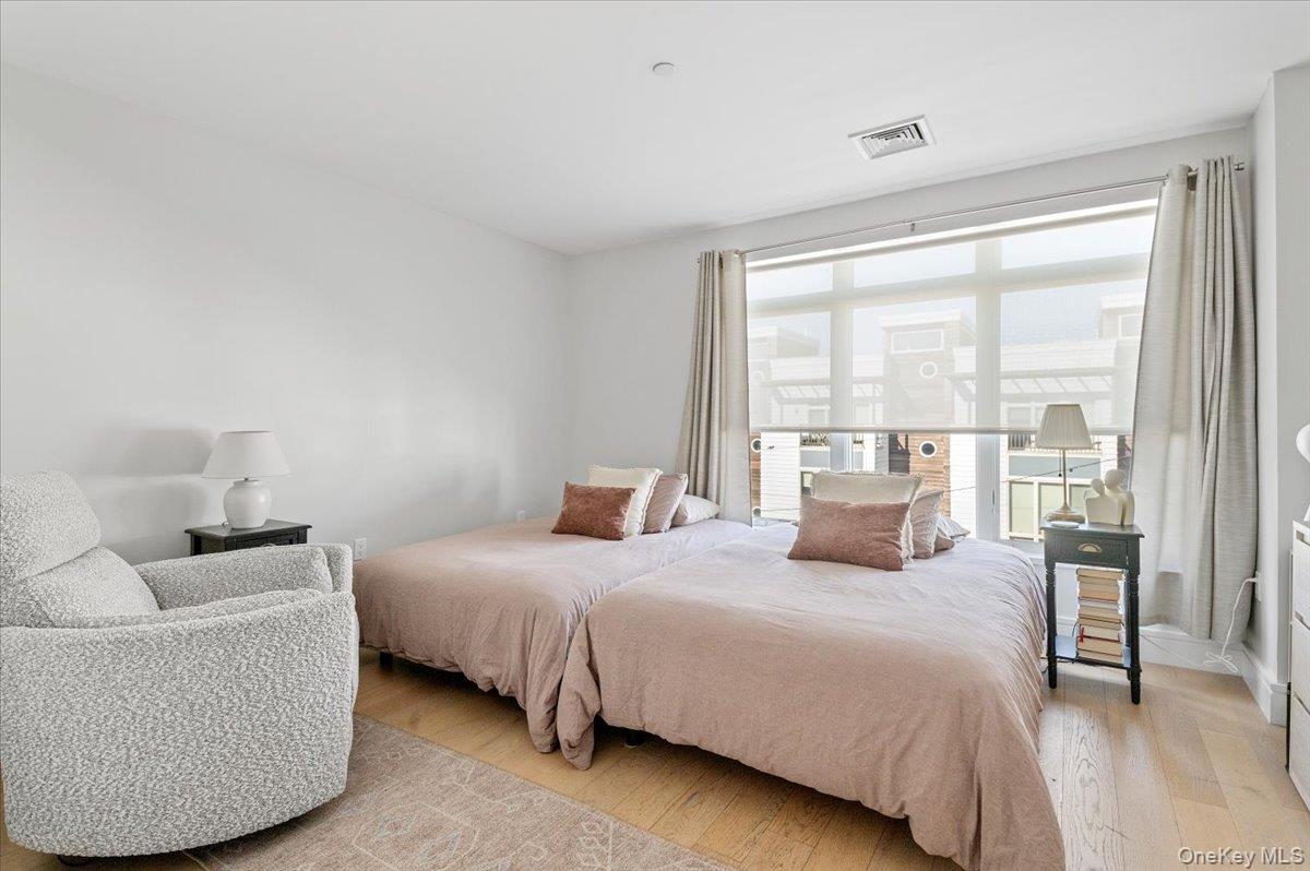 #19 photo, 159 Beach 5th Street, कुईंस Far Rockaway , NY 11691