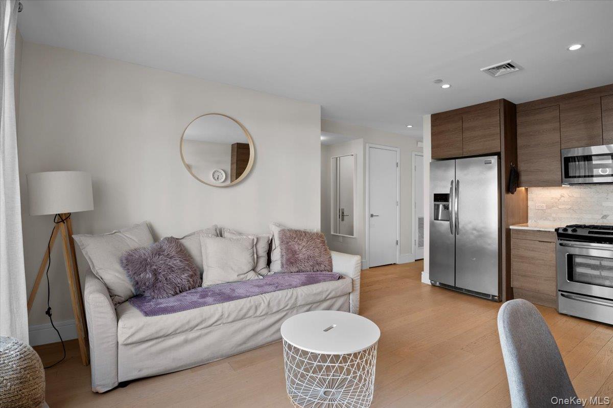 #6 photo, 159 Beach 5th Street, कुईंस Far Rockaway , NY 11691