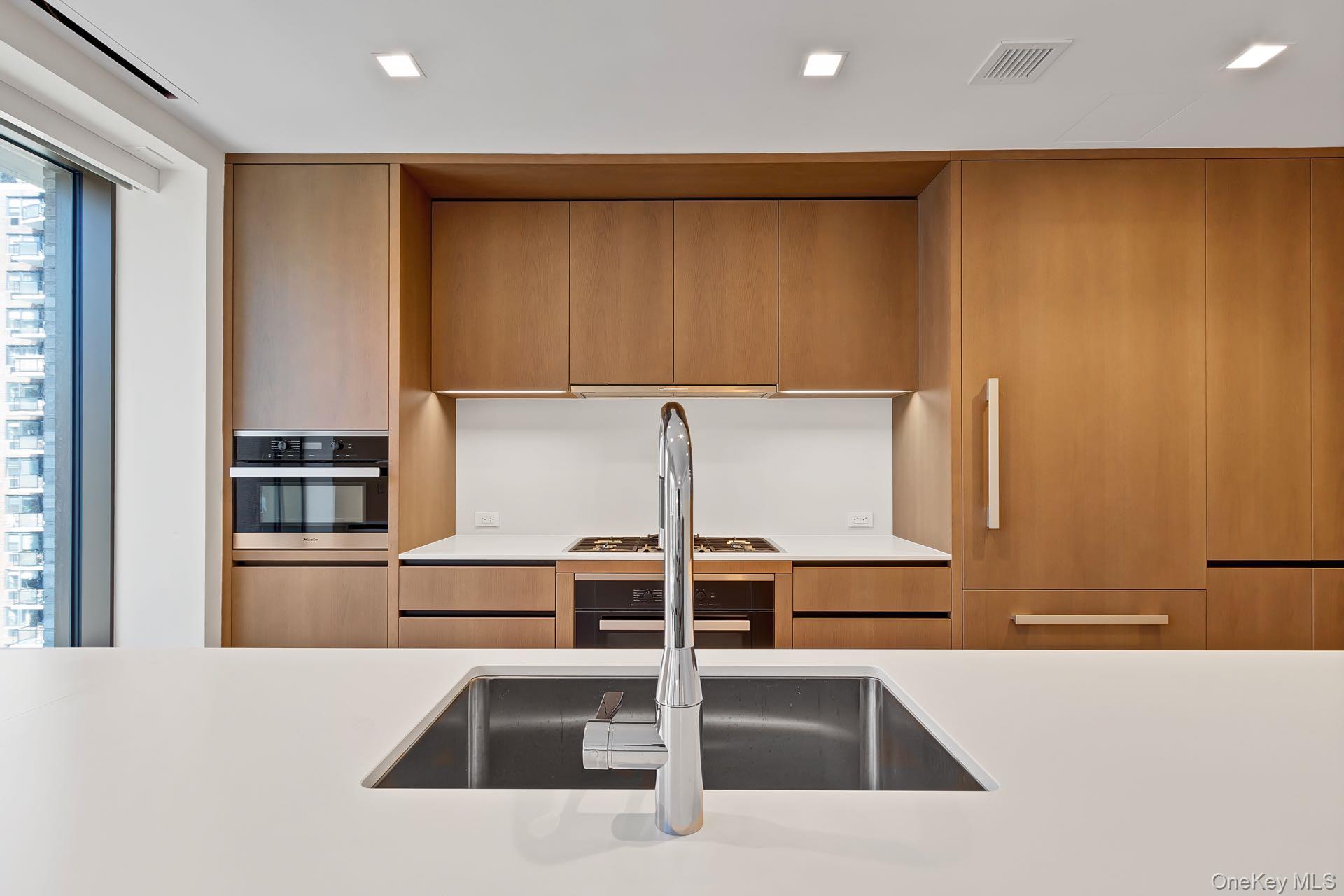 #10 photo, 200 E 21st Street, New York (Manhattan) , NY 10010