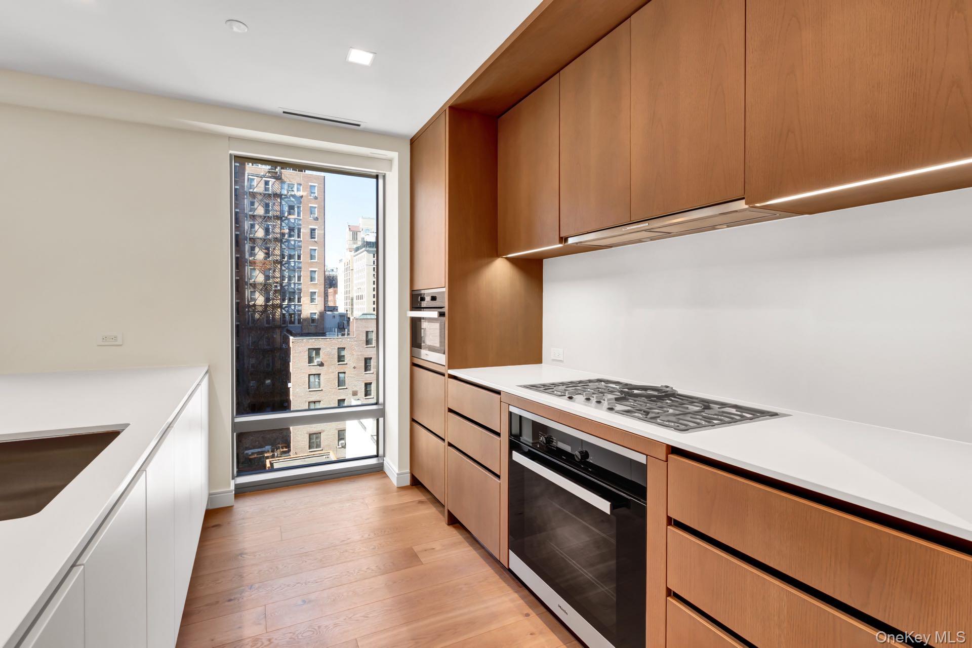 #12 photo, 200 E 21st Street, New York (Manhattan) , NY 10010