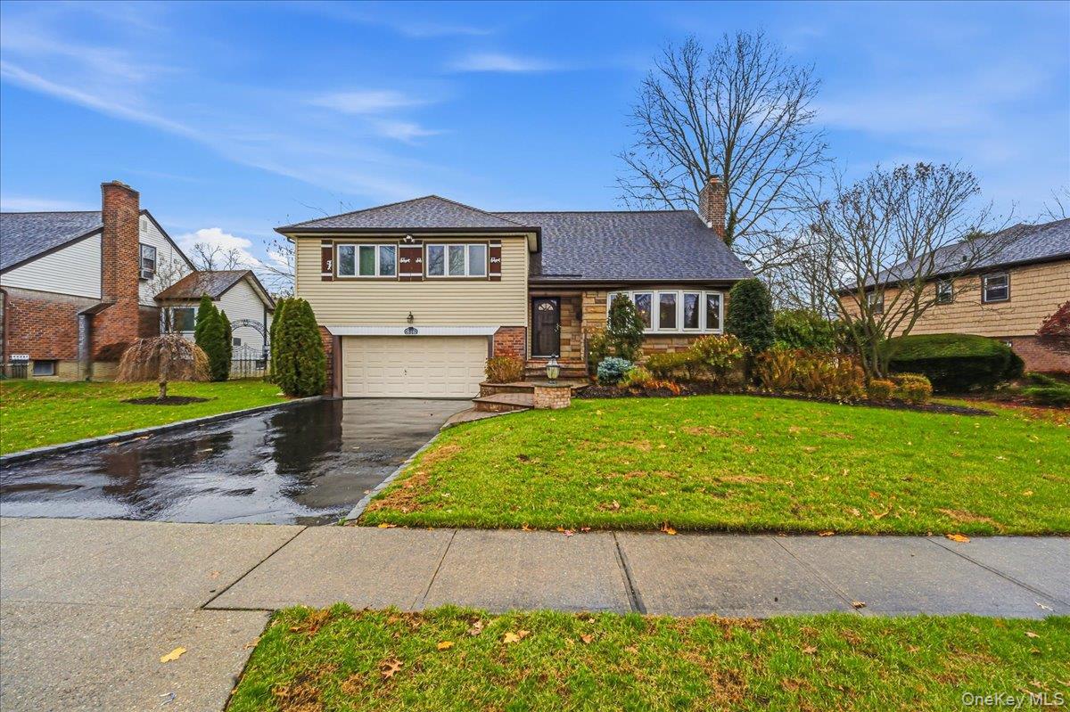 #1 photo, 816 Pepperidge Road, מחוז נסאו Westbury , NY 11590