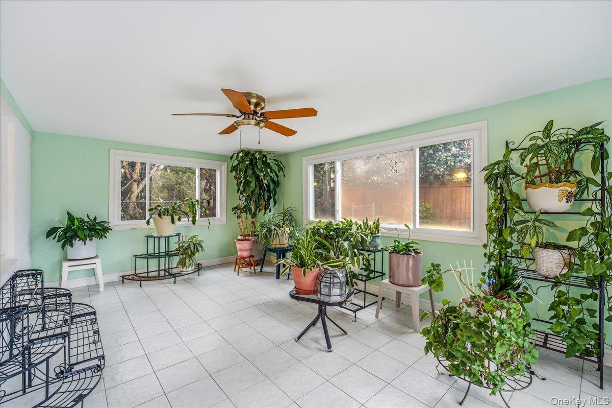 #9 photo, 816 Pepperidge Road, מחוז נסאו Westbury , NY 11590