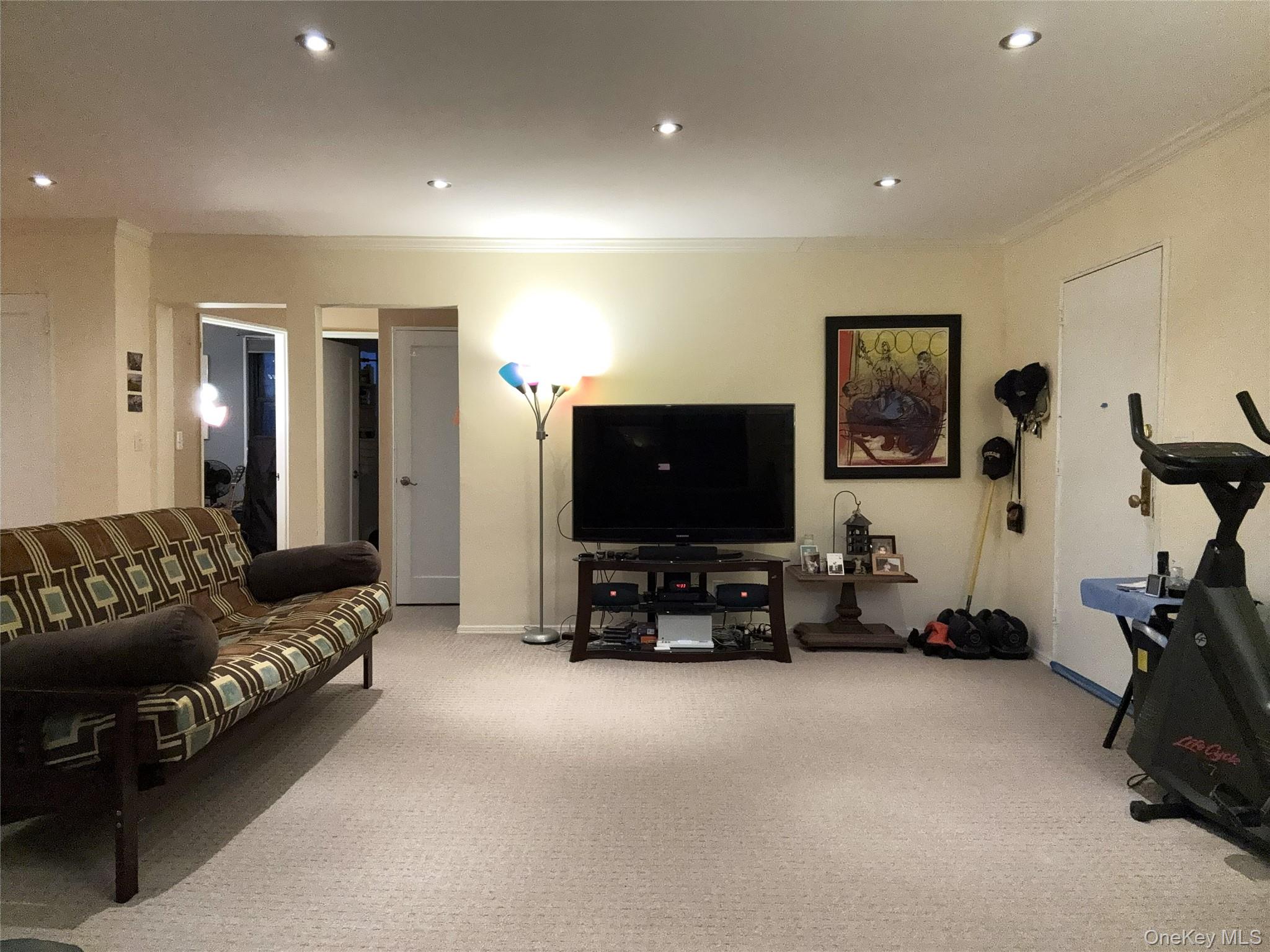 #14 photo, 245-48 62nd Avenue, Куинс ‖ Douglaston , NY 11362