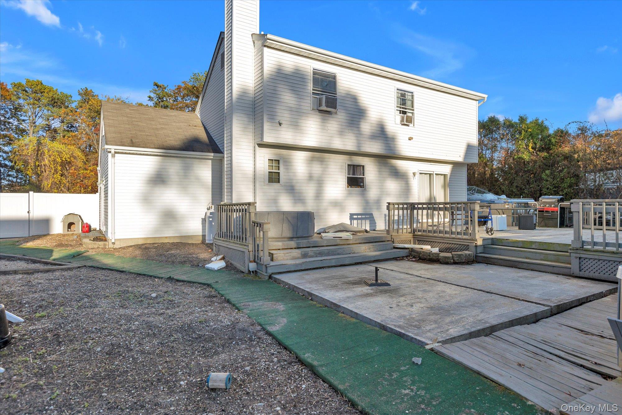 #16 photo, 17 Ostend Circle, Shirley , NY 11967