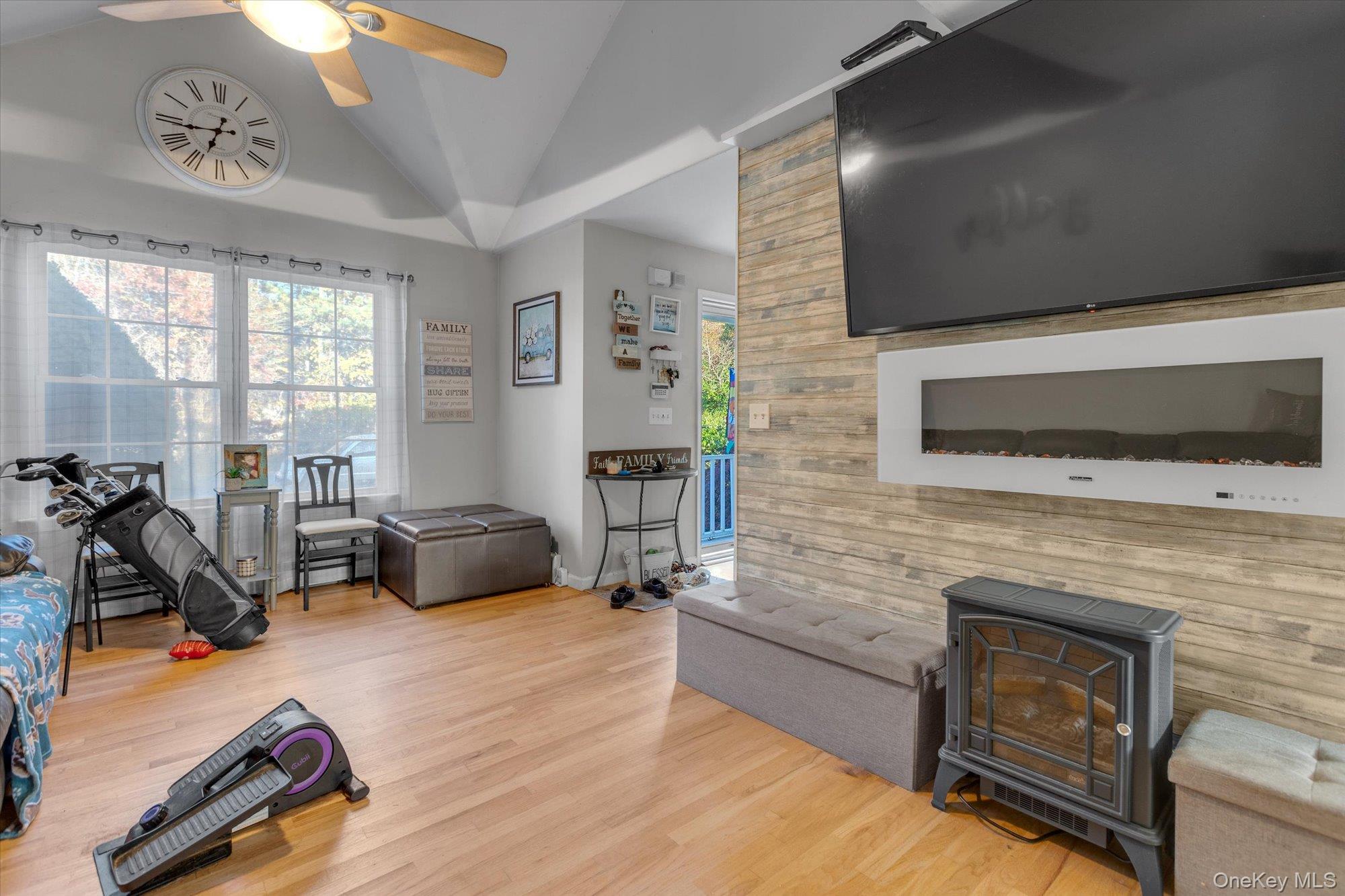 #2 photo, 17 Ostend Circle, Shirley , NY 11967