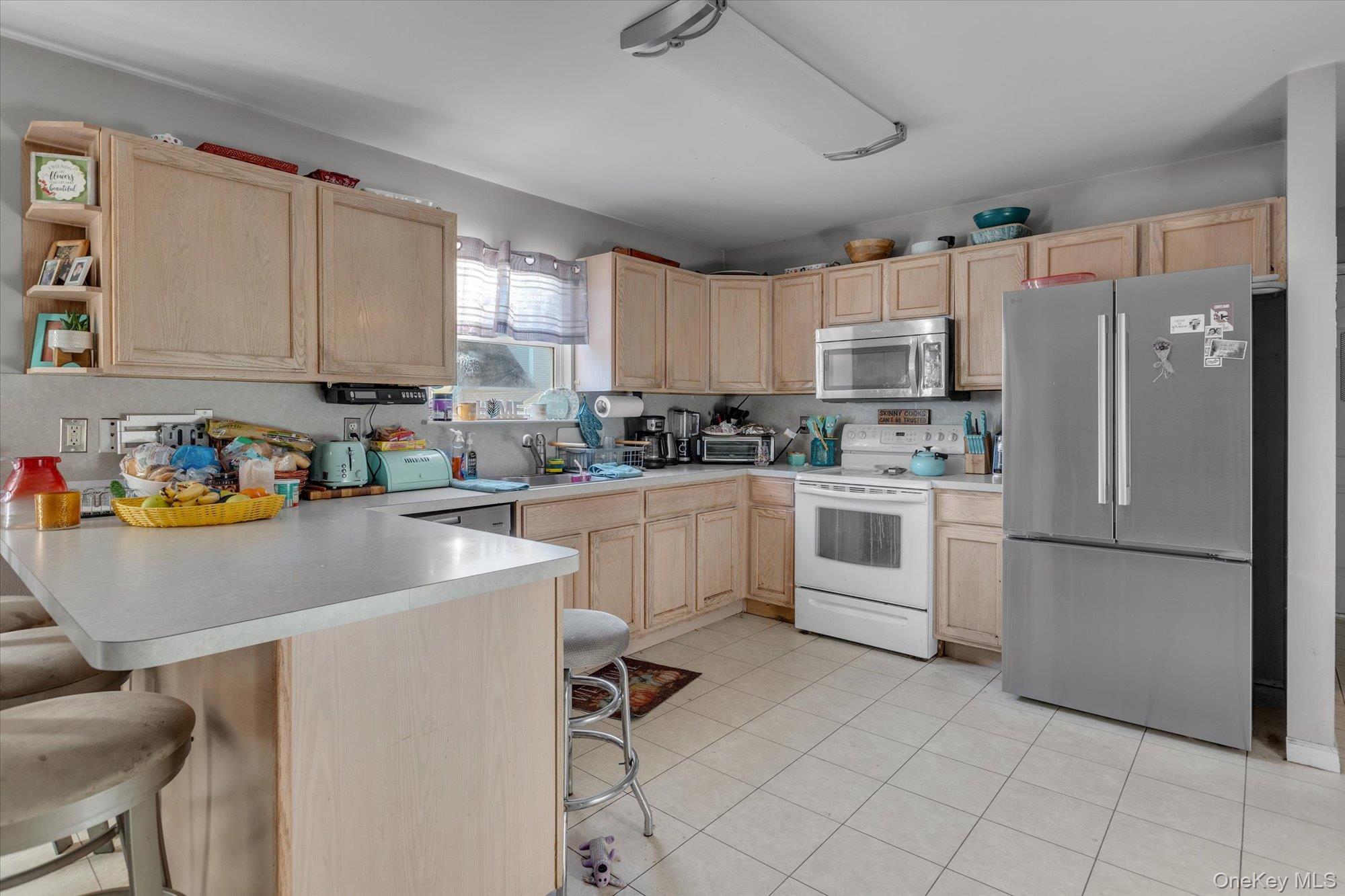 #5 photo, 17 Ostend Circle, Shirley , NY 11967