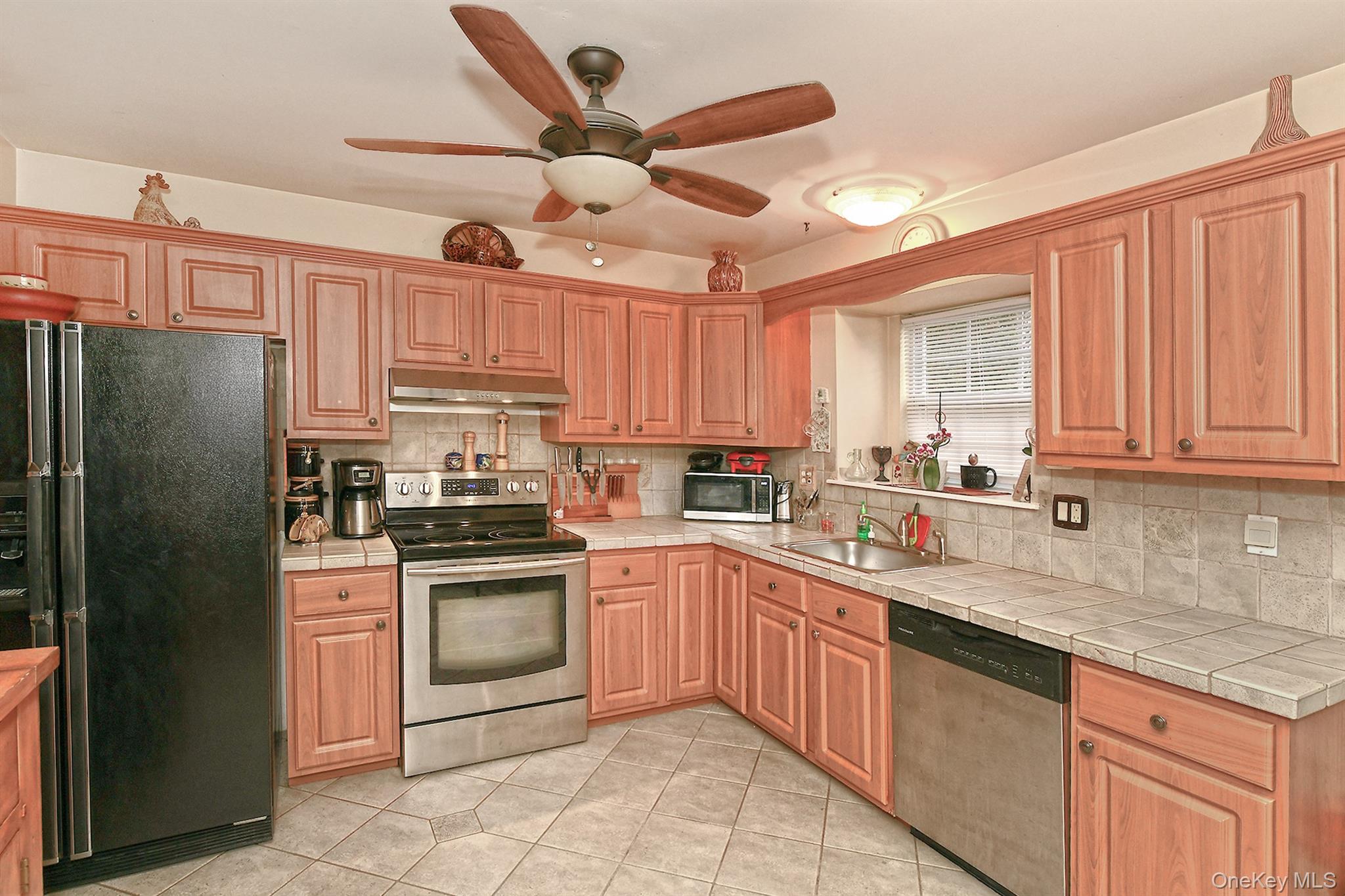 #11 photo, 63 Corbin Avenue, 롱 아일랜드 East Patchogue , NY 11772