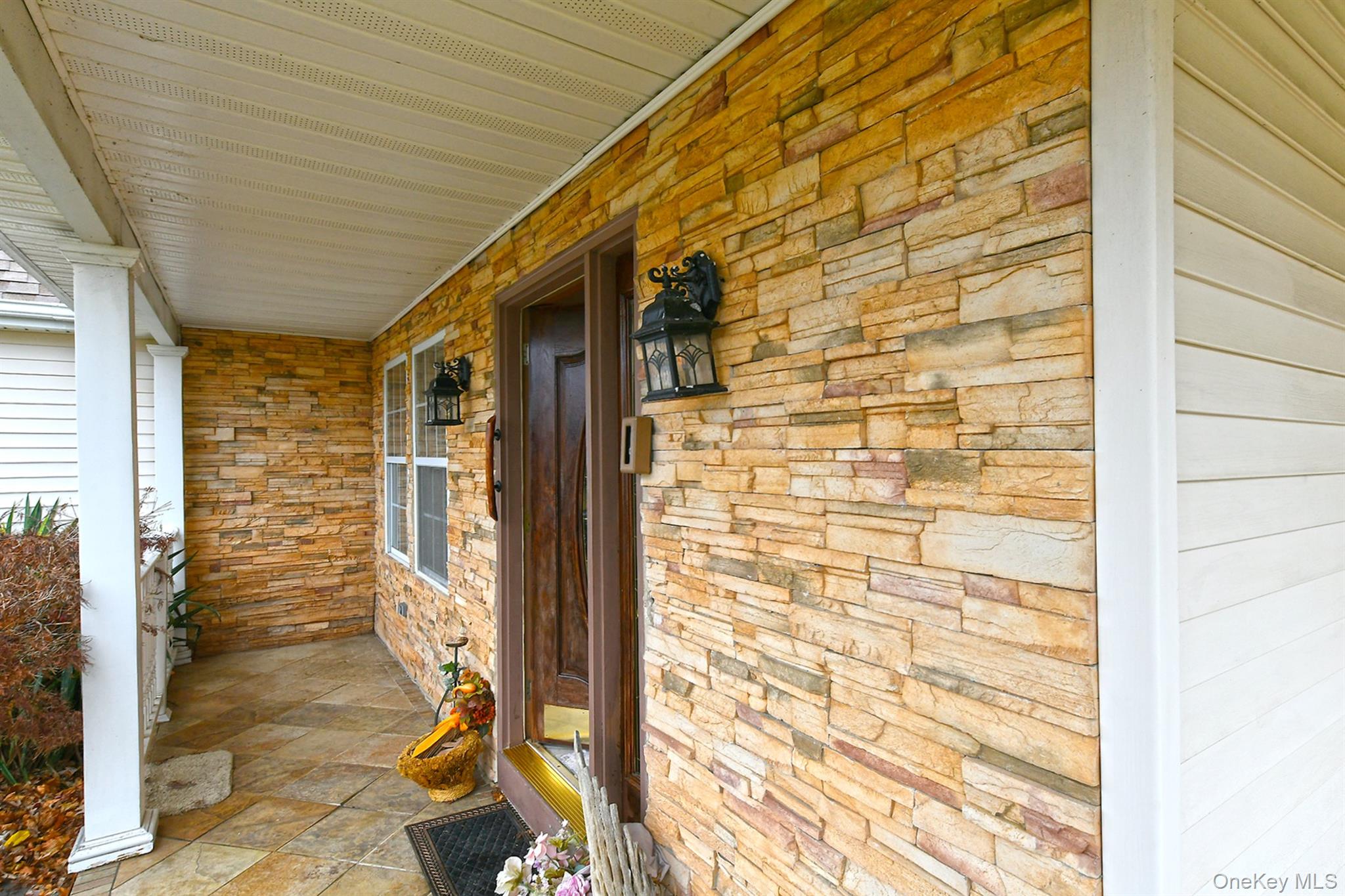 #4 photo, 63 Corbin Avenue, 롱 아일랜드 East Patchogue , NY 11772