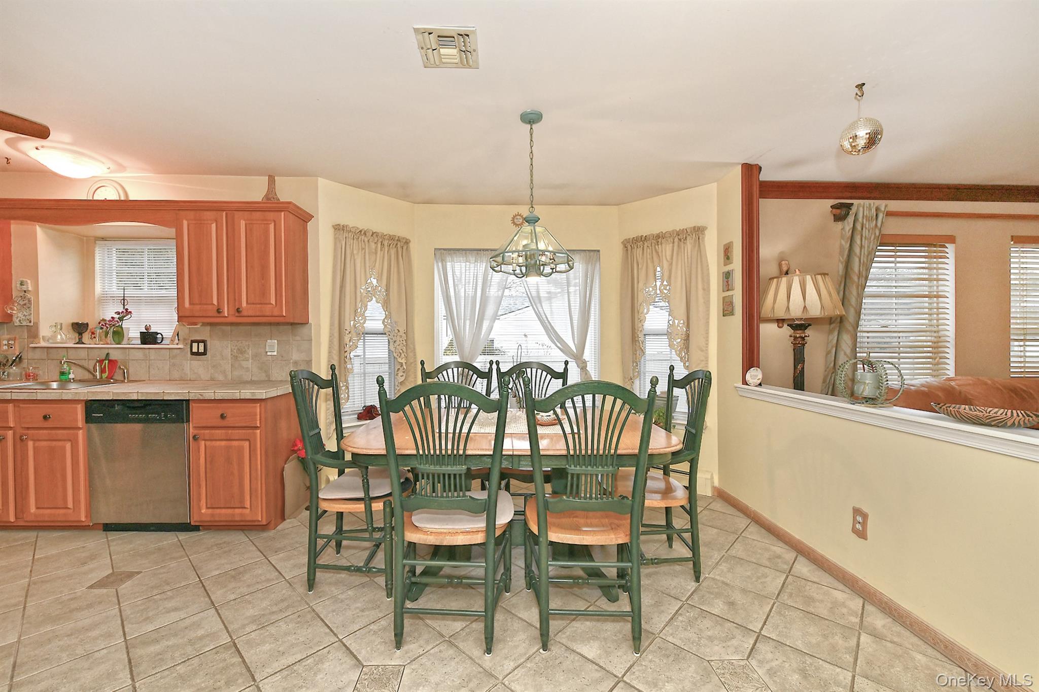 #9 photo, 63 Corbin Avenue, 롱 아일랜드 East Patchogue , NY 11772