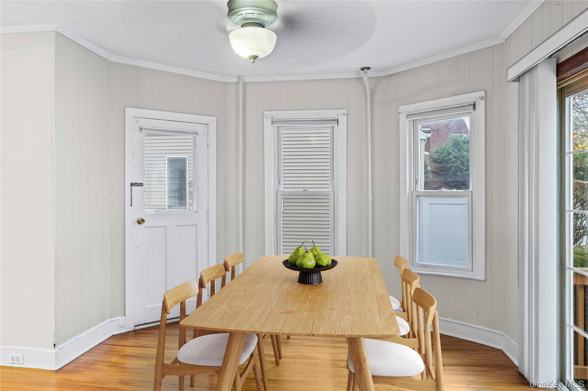 #11 photo, 308 Saint Marks Avenue, מחוז נסאו Bellmore , NY 11710