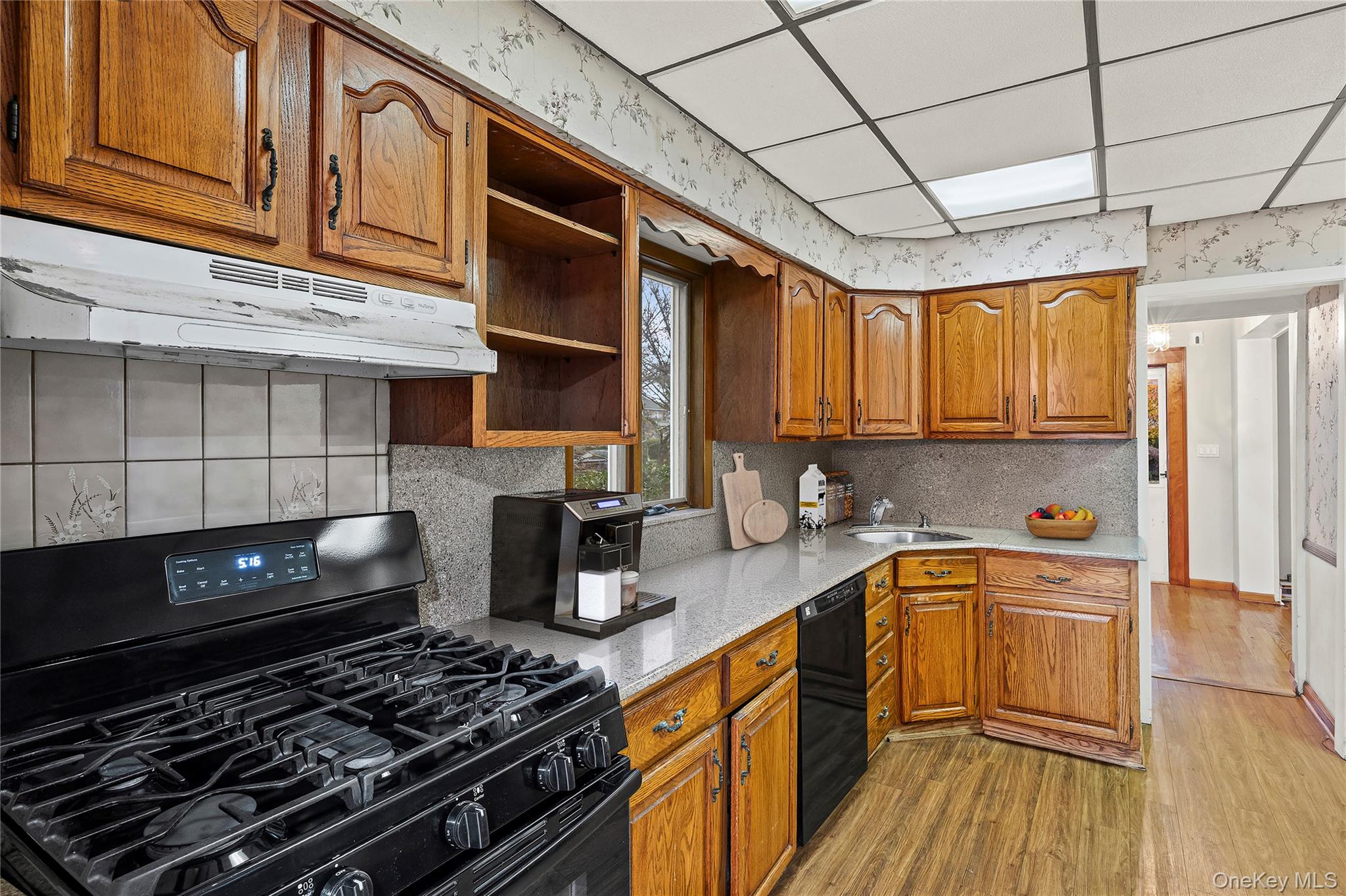 #14 photo, 308 Saint Marks Avenue, מחוז נסאו Bellmore , NY 11710