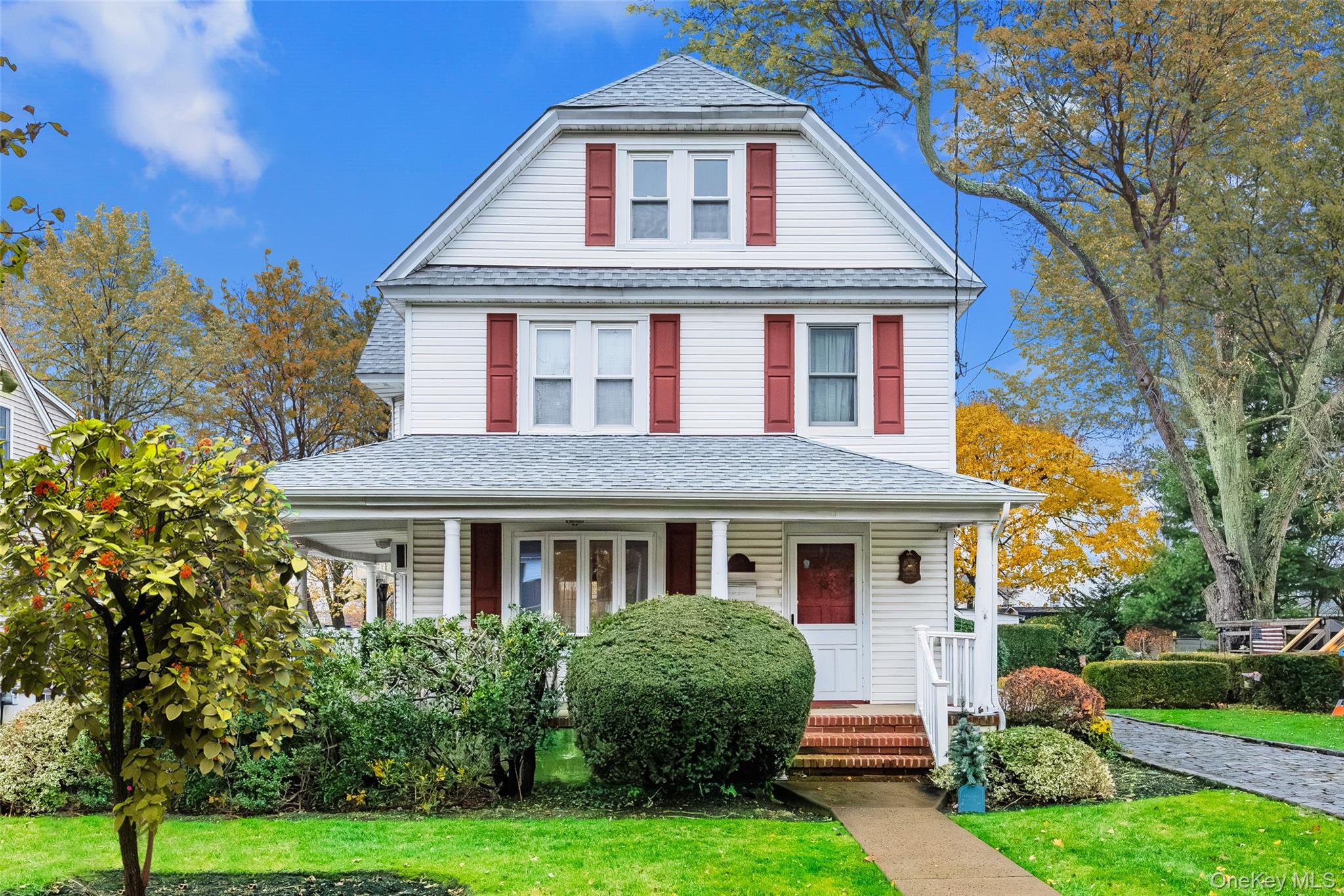 #2 photo, 308 Saint Marks Avenue, מחוז נסאו Bellmore , NY 11710