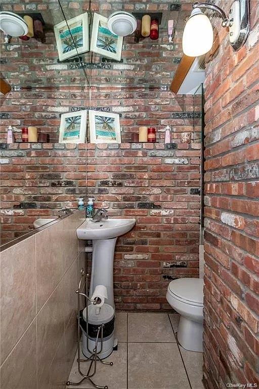 #11 photo, 610 City Island Avenue, Bronx , NY 10464