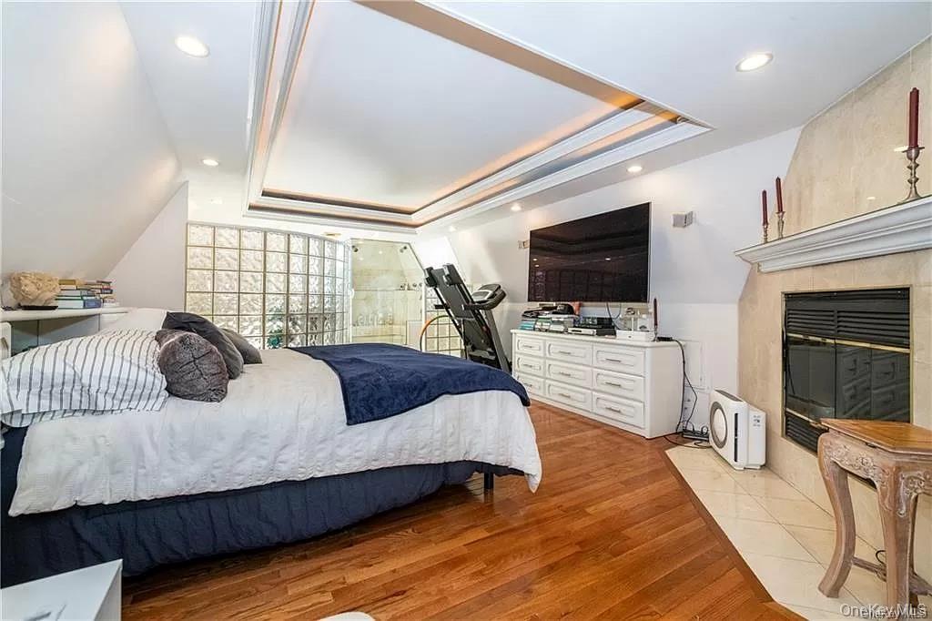 #12 photo, 610 City Island Avenue, Bronx , NY 10464