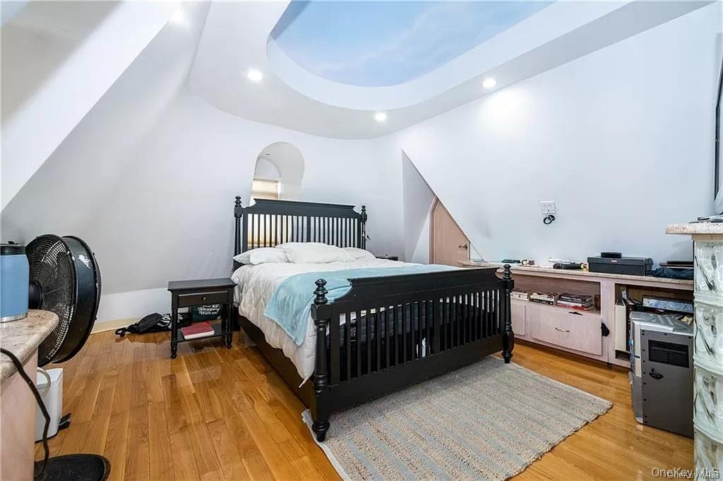 #18 photo, 610 City Island Avenue, Bronx , NY 10464