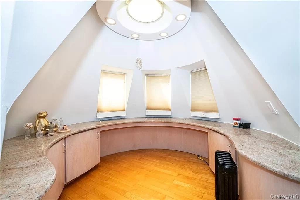 #19 photo, 610 City Island Avenue, Bronx , NY 10464