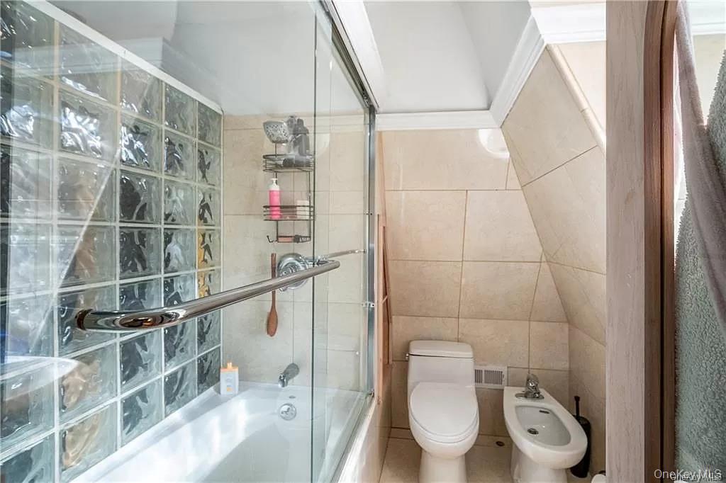 #20 photo, 610 City Island Avenue, Bronx , NY 10464