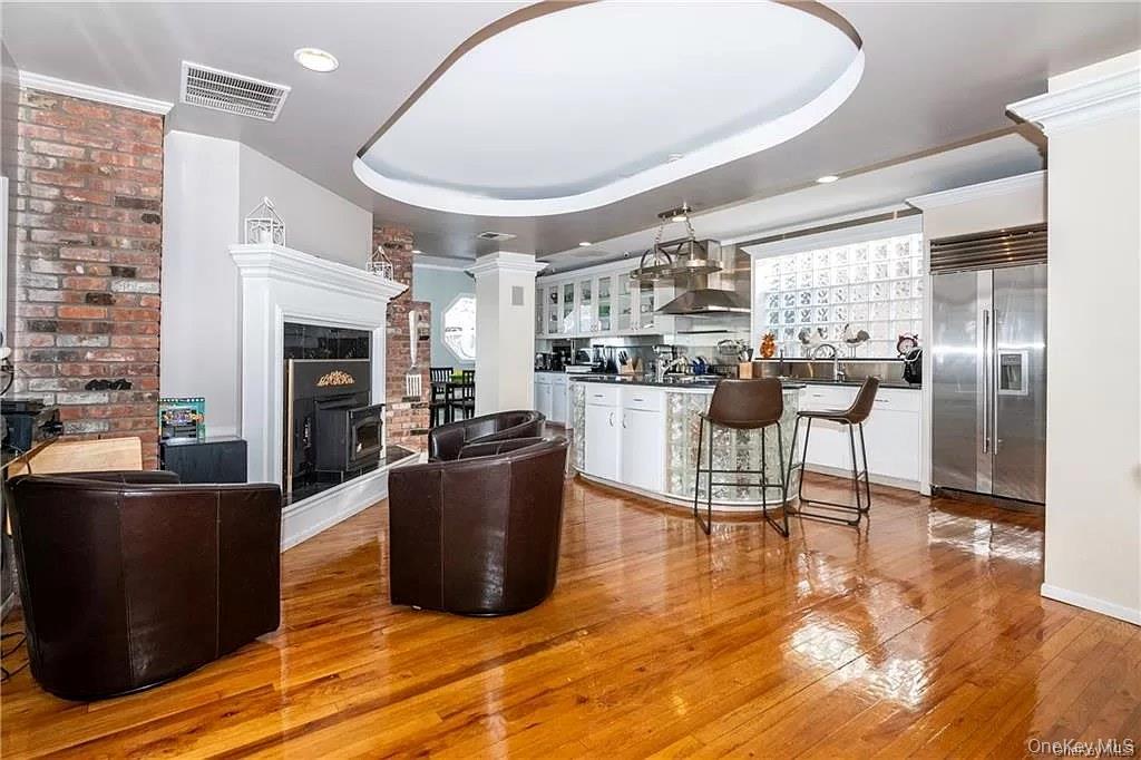 #3 photo, 610 City Island Avenue, Bronx , NY 10464