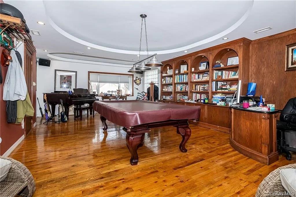 #7 photo, 610 City Island Avenue, Bronx , NY 10464