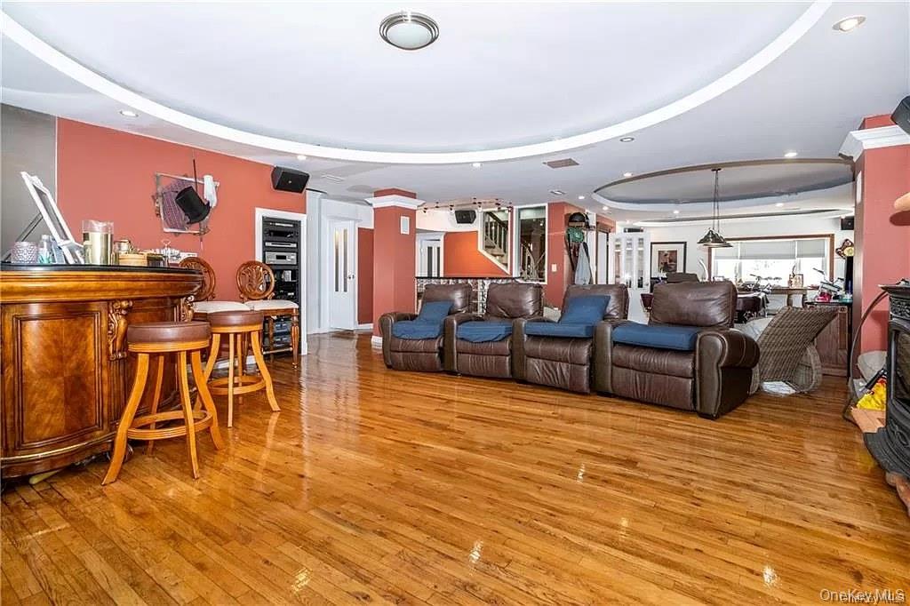 #9 photo, 610 City Island Avenue, Bronx , NY 10464