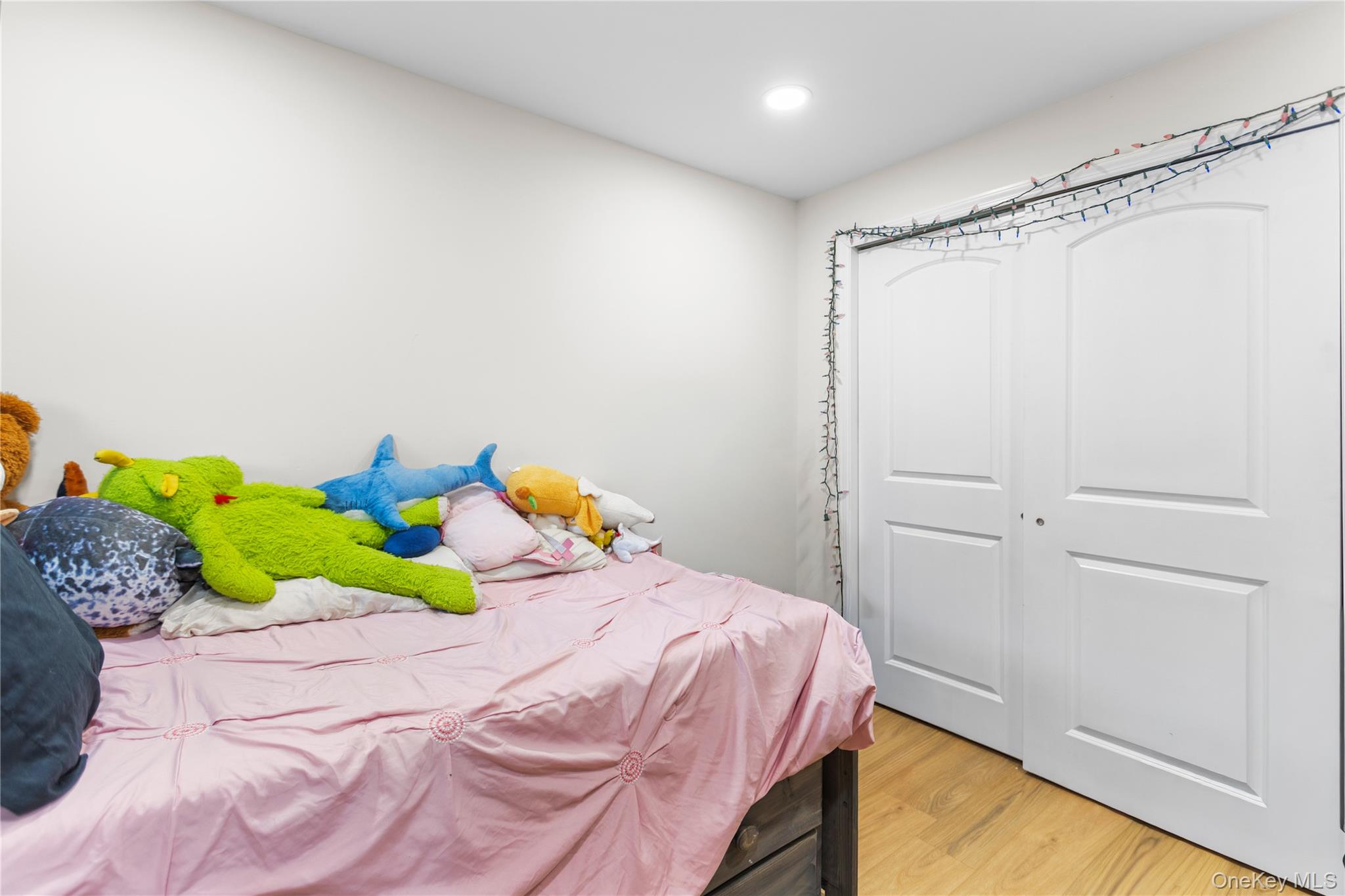 #16 photo, 305 4th Avenue, מחוז סאפוק Bay Shore , NY 11706