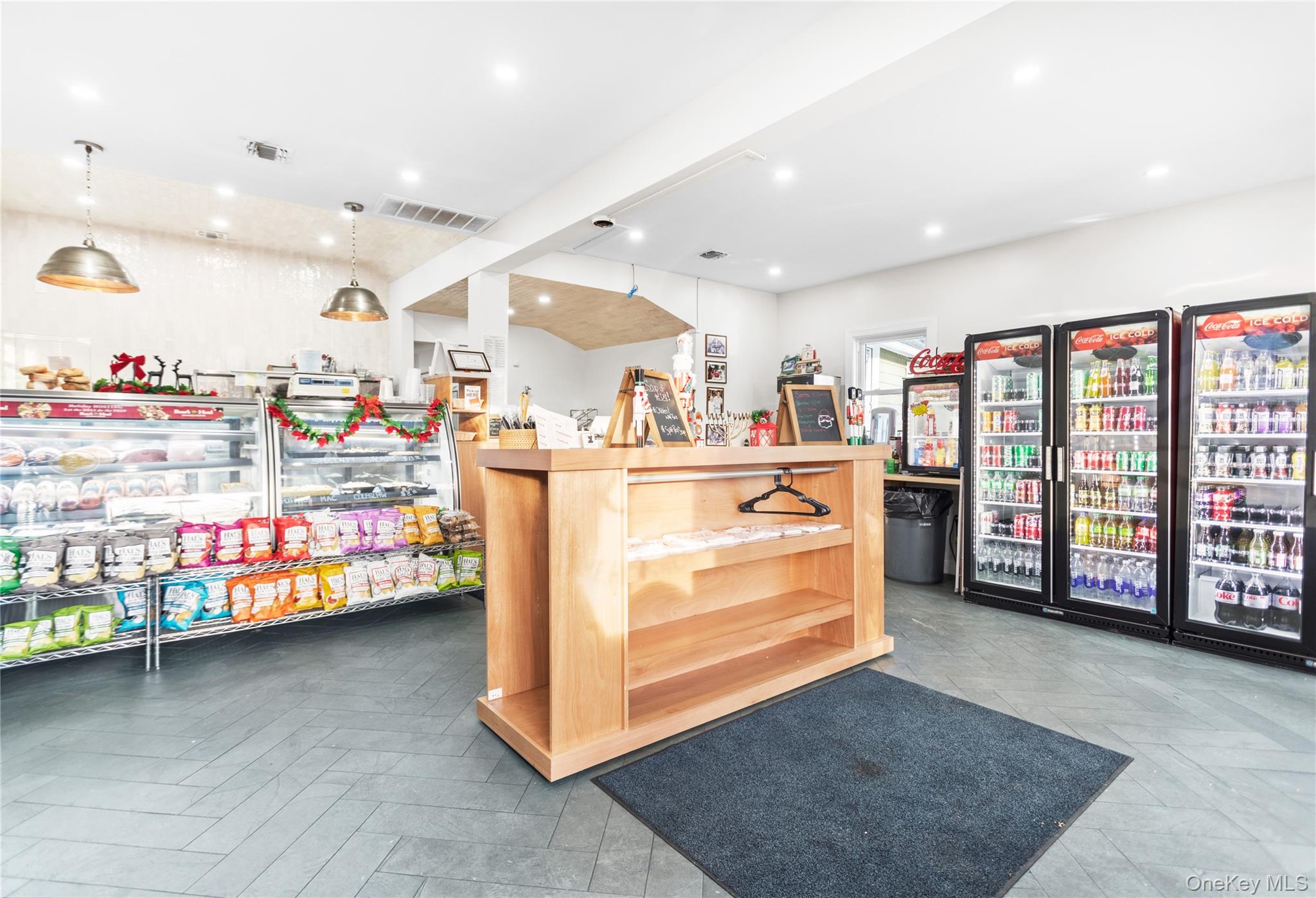 #5 photo, 305 4th Avenue, מחוז סאפוק Bay Shore , NY 11706