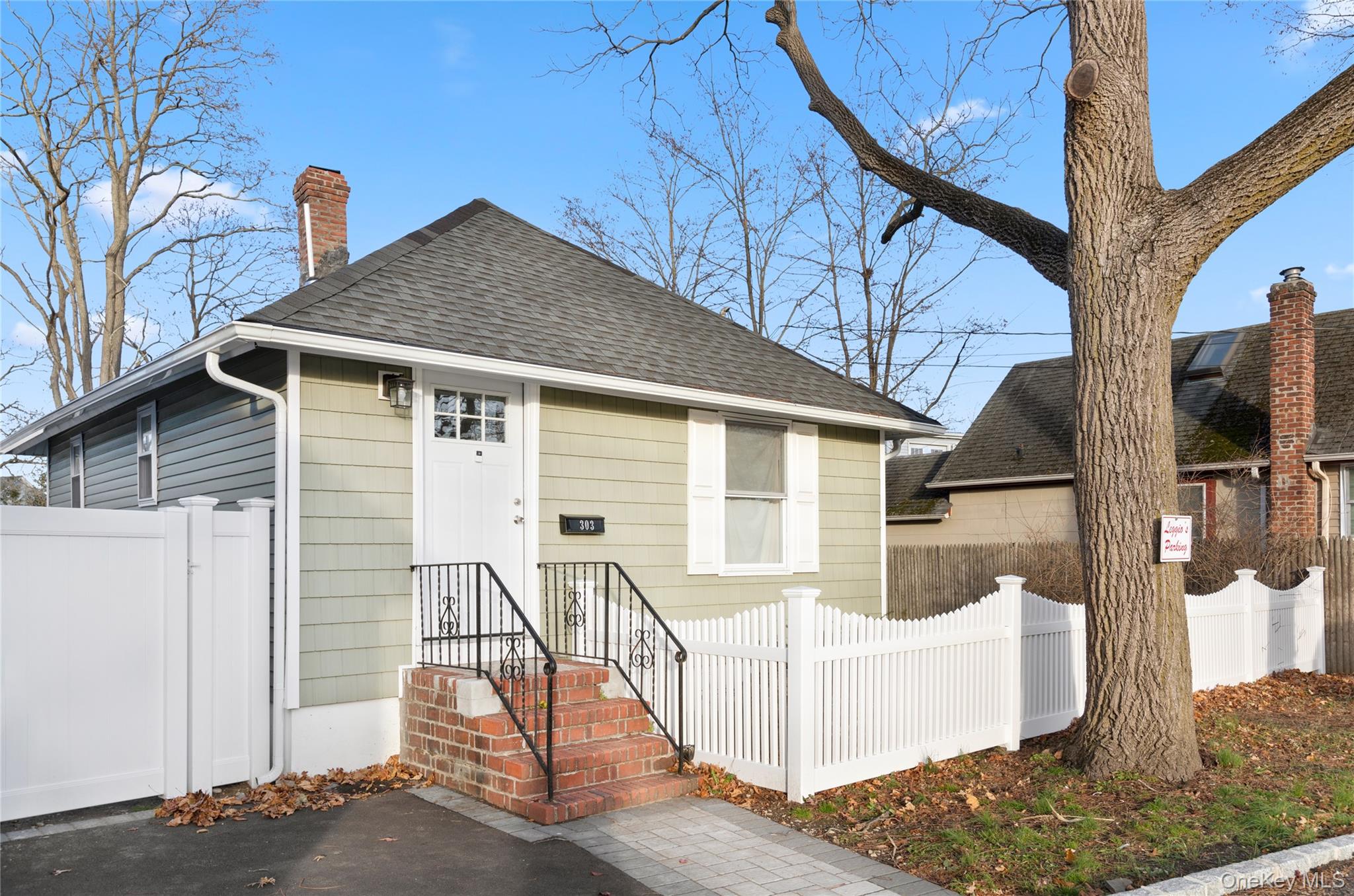 #9 photo, 305 4th Avenue, מחוז סאפוק Bay Shore , NY 11706