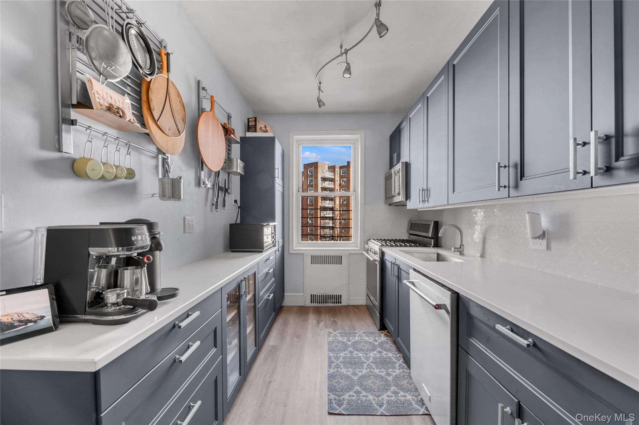 #6 photo, 110-31 73rd Road, Куинс ‖ Forest Hills , NY 11375