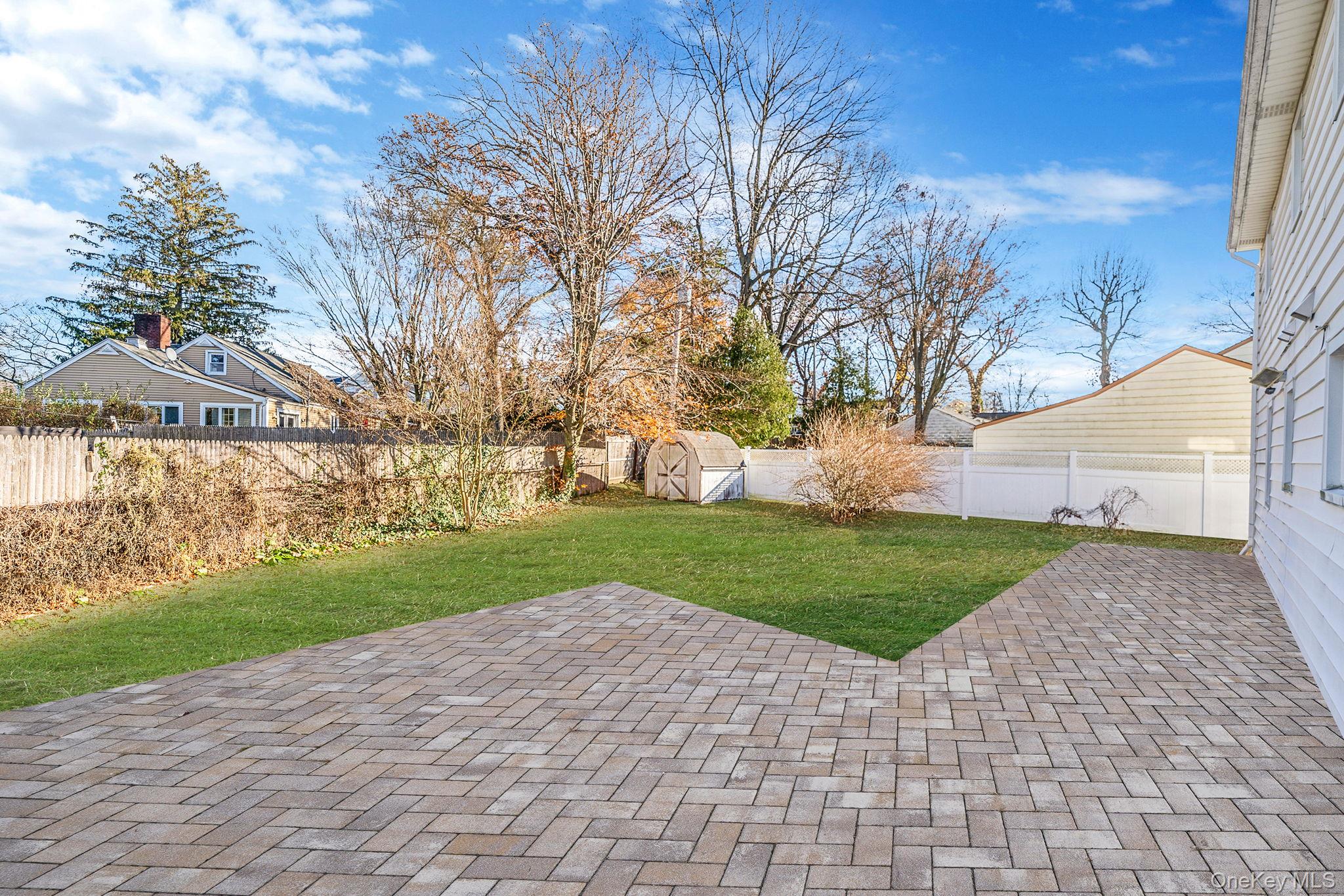 #14 photo, 8 Sherwood Road, Glen Cove , NY 11542