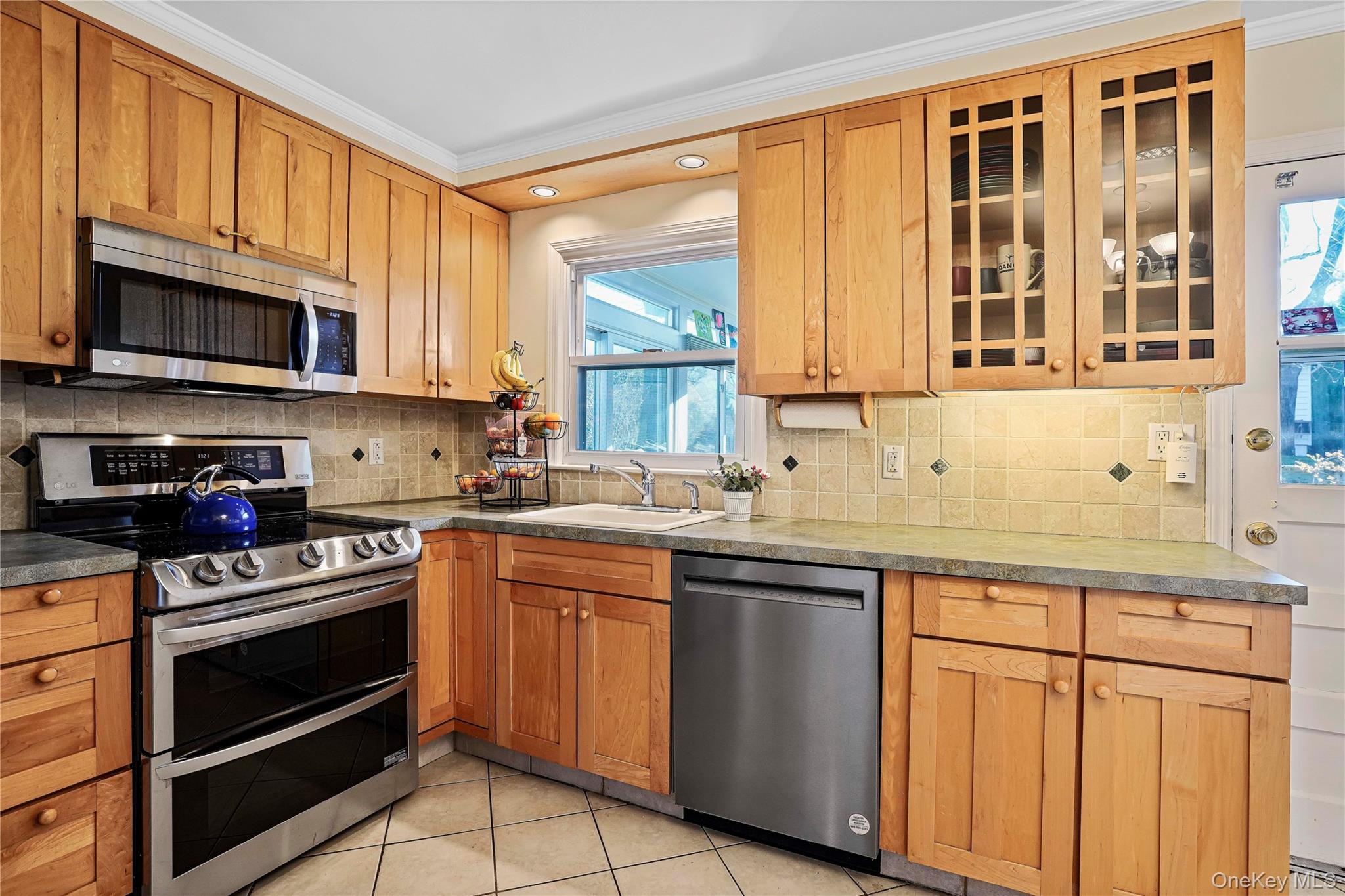 #11 photo, 469 Rosedale Avenue, White Plains , NY 10605