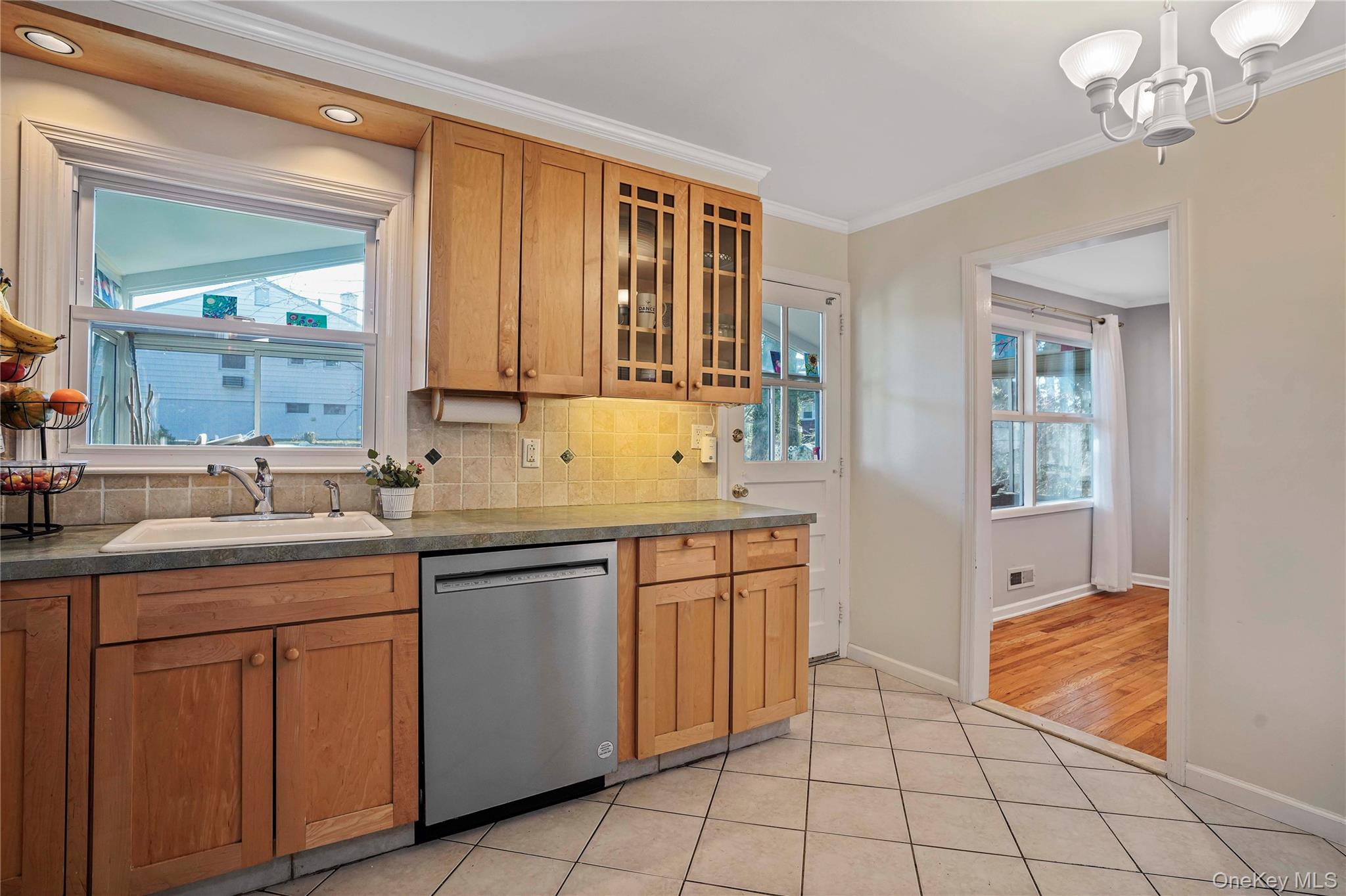 #12 photo, 469 Rosedale Avenue, White Plains , NY 10605