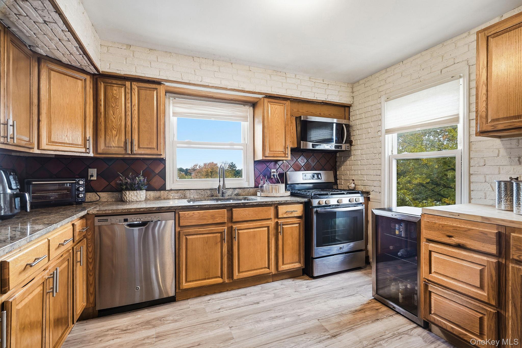 #9 photo, 8 Elicar Terrace, Yonkers , NY 10701