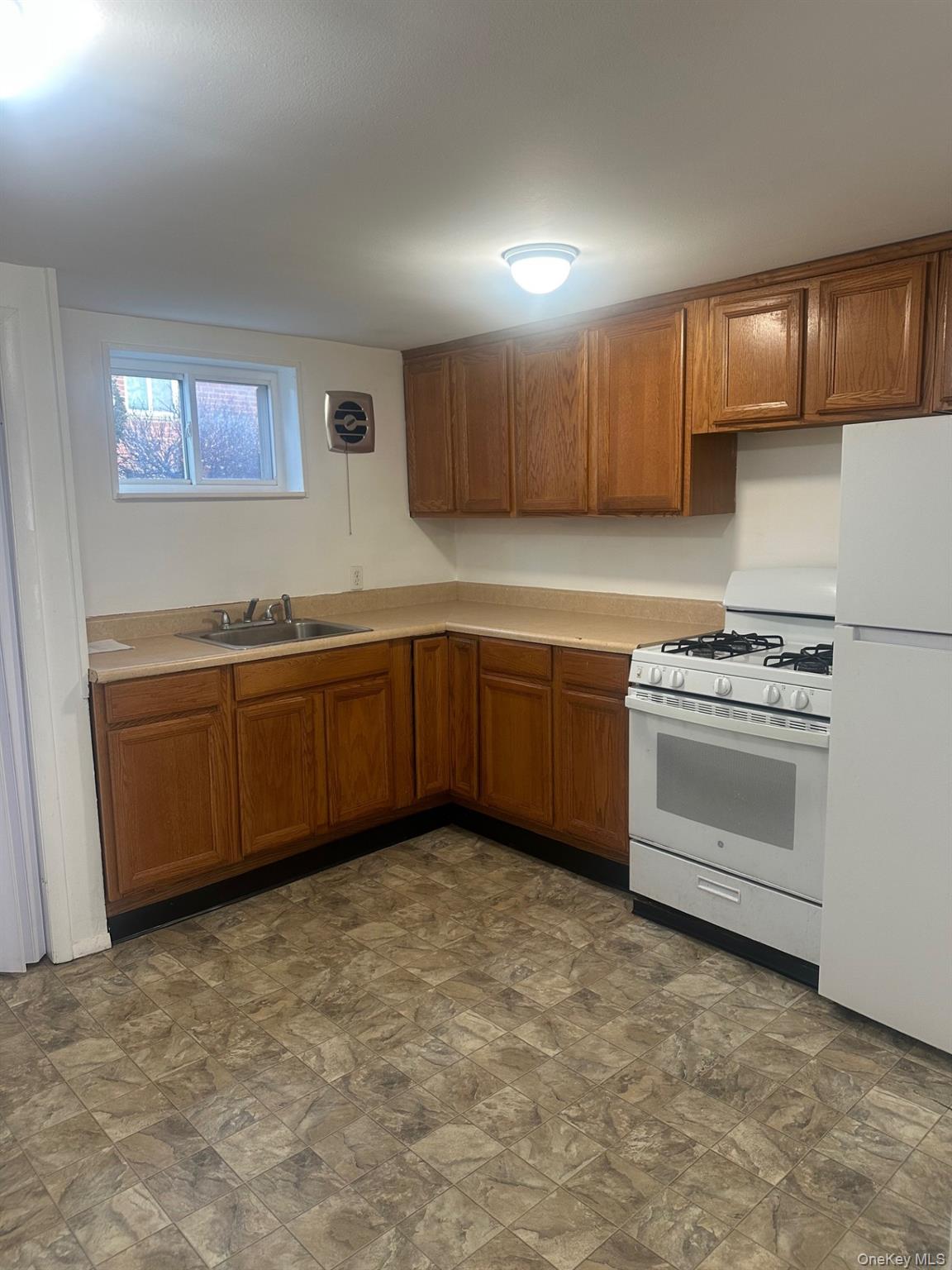 #1 photo, 300 Ketchamtown Road, 뉴욕주 Wappingers Falls , NY 12590