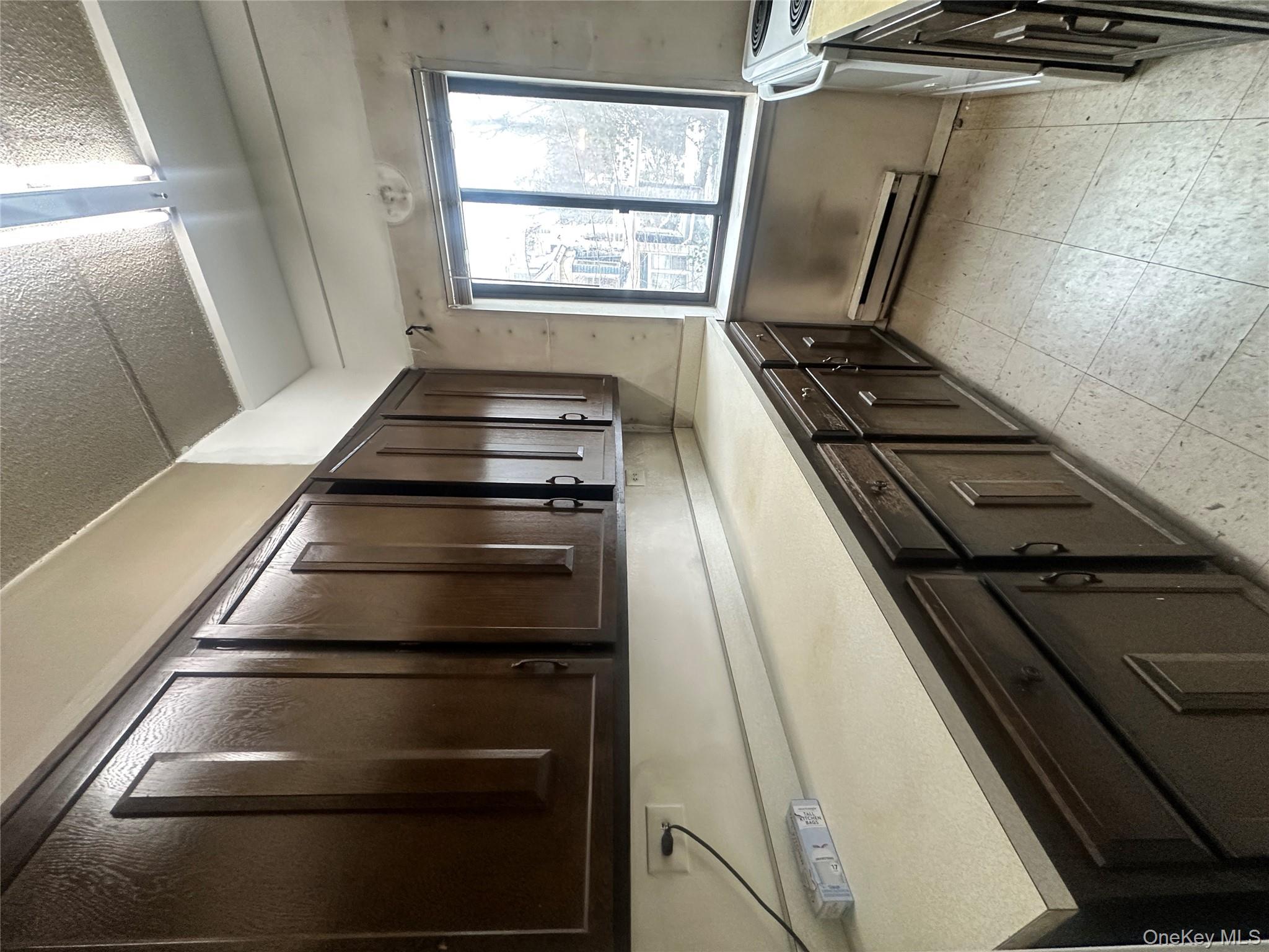 #8 photo, 160 Academy Street, Poughkeepsie , NY 12601