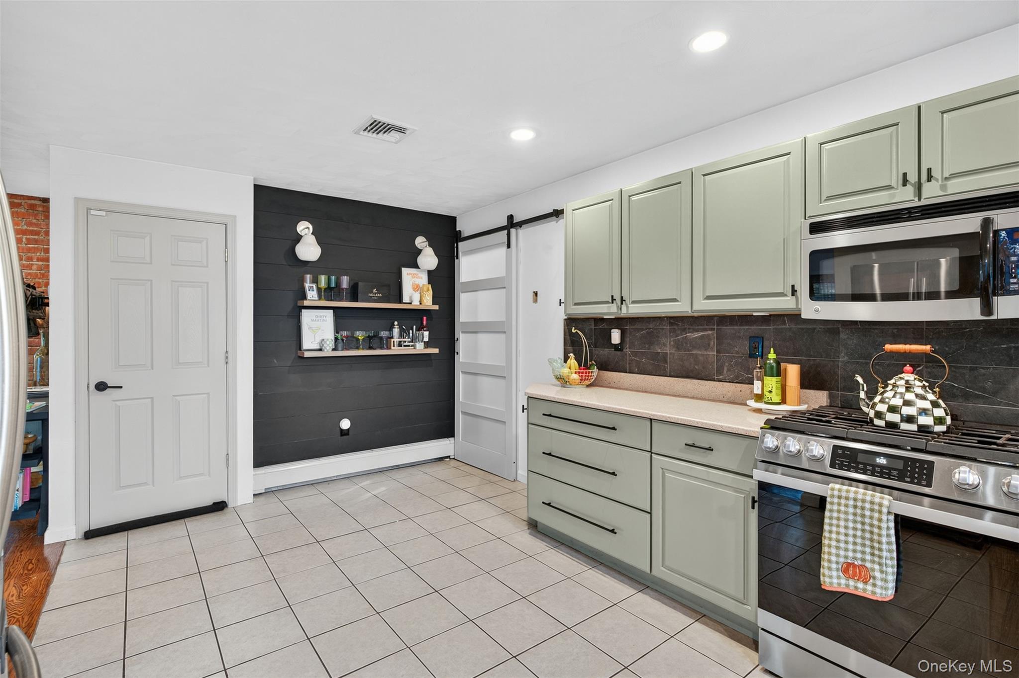 #18 photo, 1597 State Route 17K, Montgomery , NY 12549