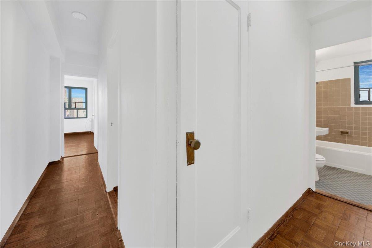 #12 photo, 99 Metropolitan Oval, הברונקס Bronx , NY 10462