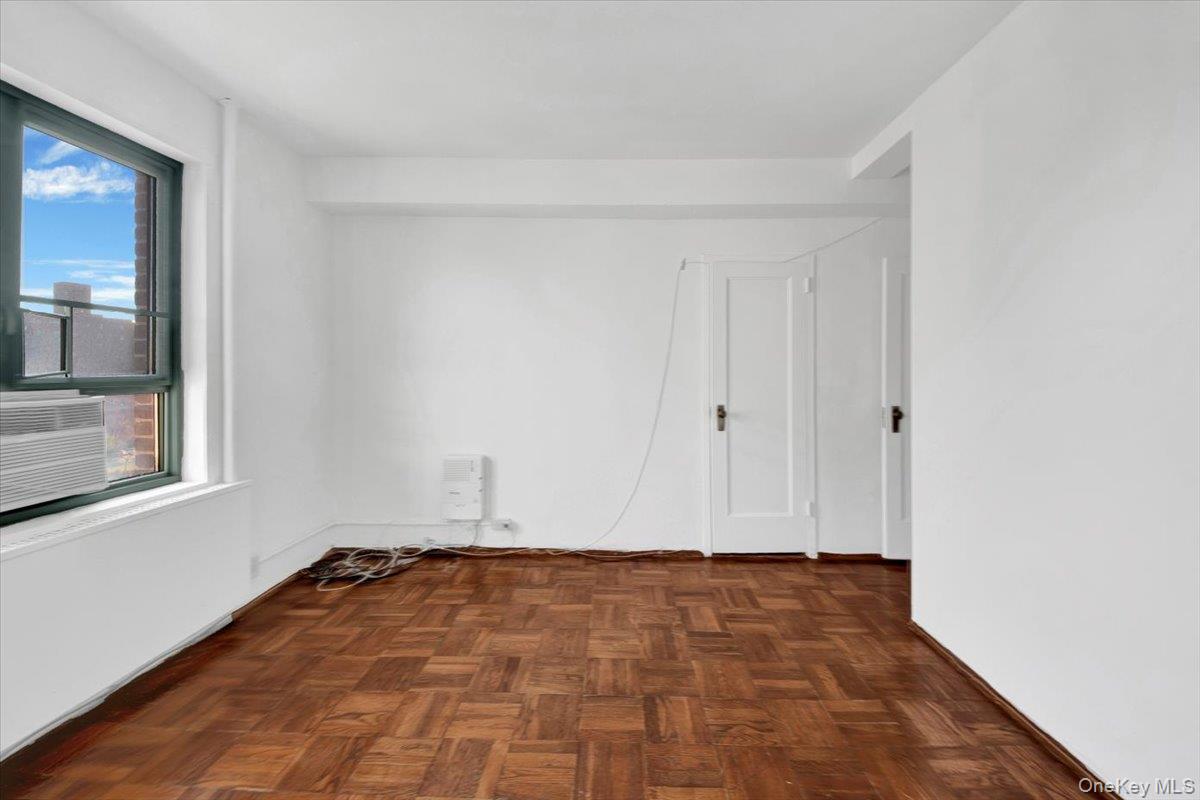 #14 photo, 99 Metropolitan Oval, הברונקס Bronx , NY 10462