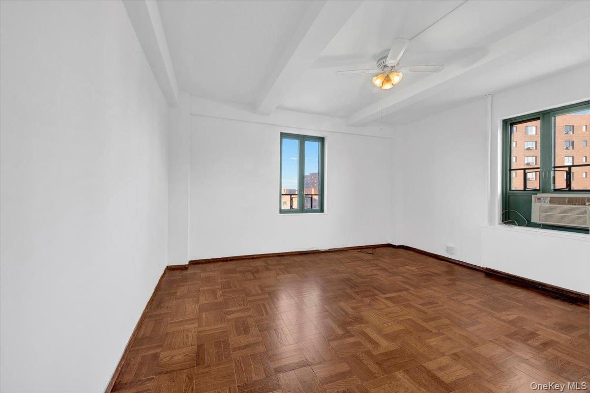 #18 photo, 99 Metropolitan Oval, הברונקס Bronx , NY 10462